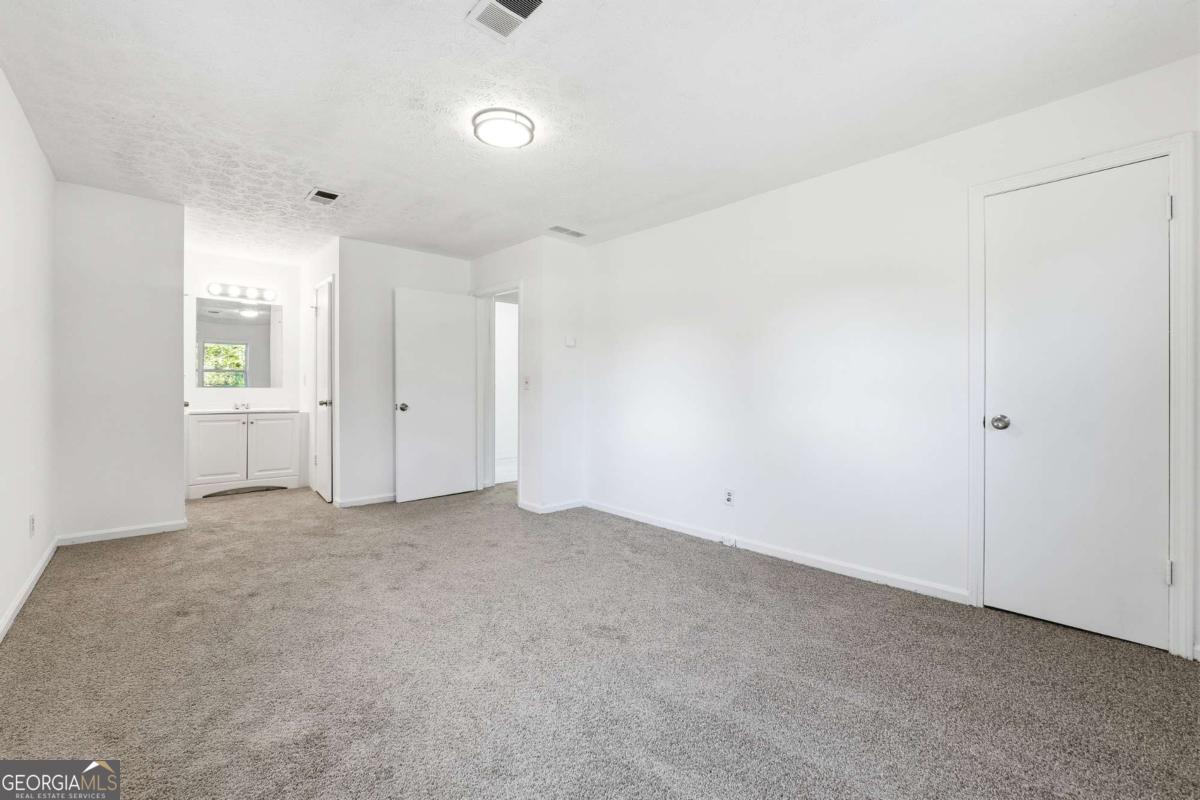 6917 Laurelwood Drive Property Photo 13