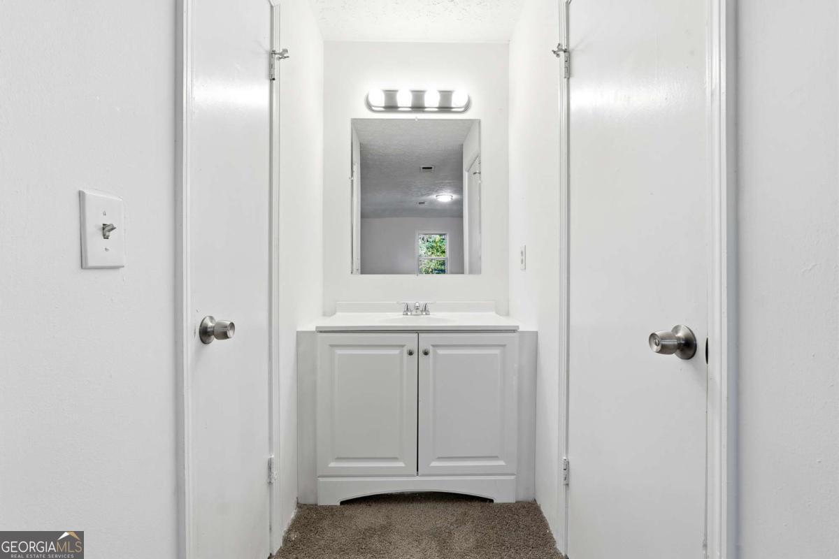 6917 Laurelwood Drive Property Photo 14