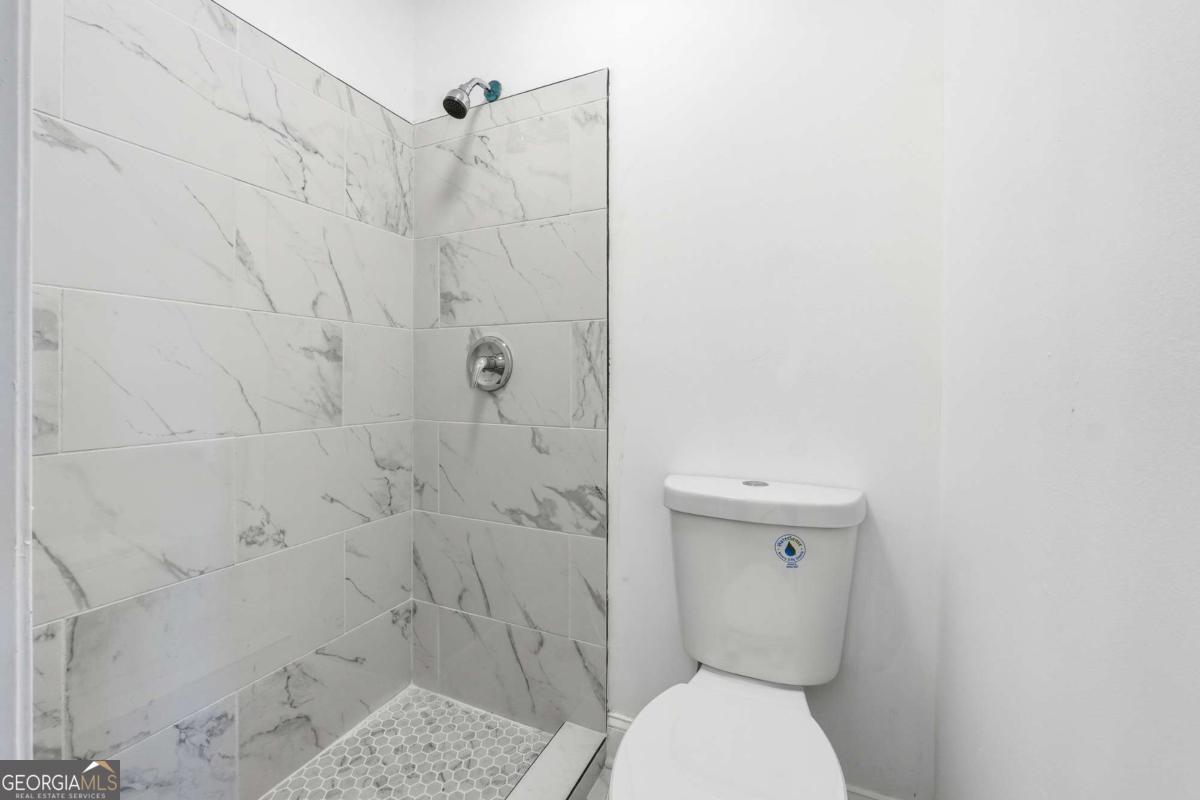 6917 Laurelwood Drive Property Photo 15