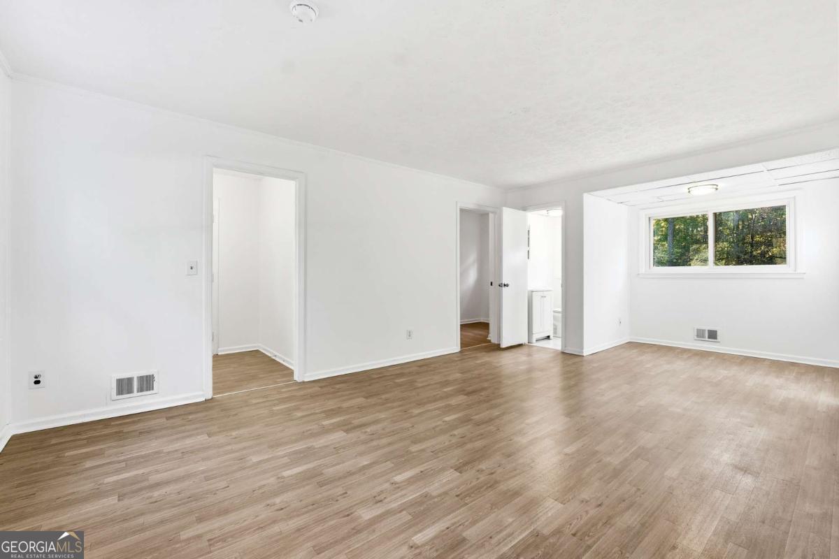 6917 Laurelwood Drive Property Photo 16