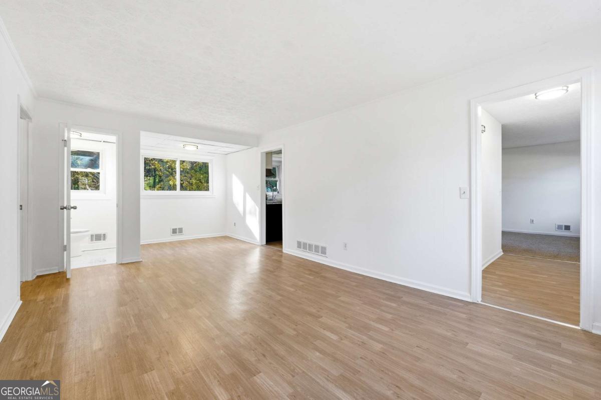 6917 Laurelwood Drive Property Photo 17