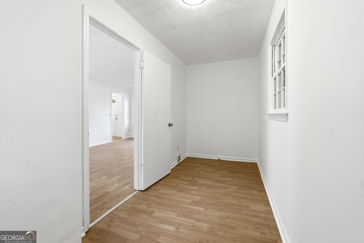 6917 Laurelwood Drive Property Photo 22