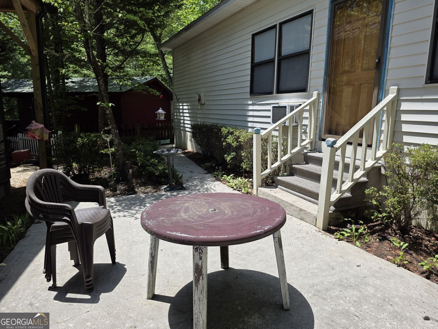 92 Cindy Parkway Property Photo 1