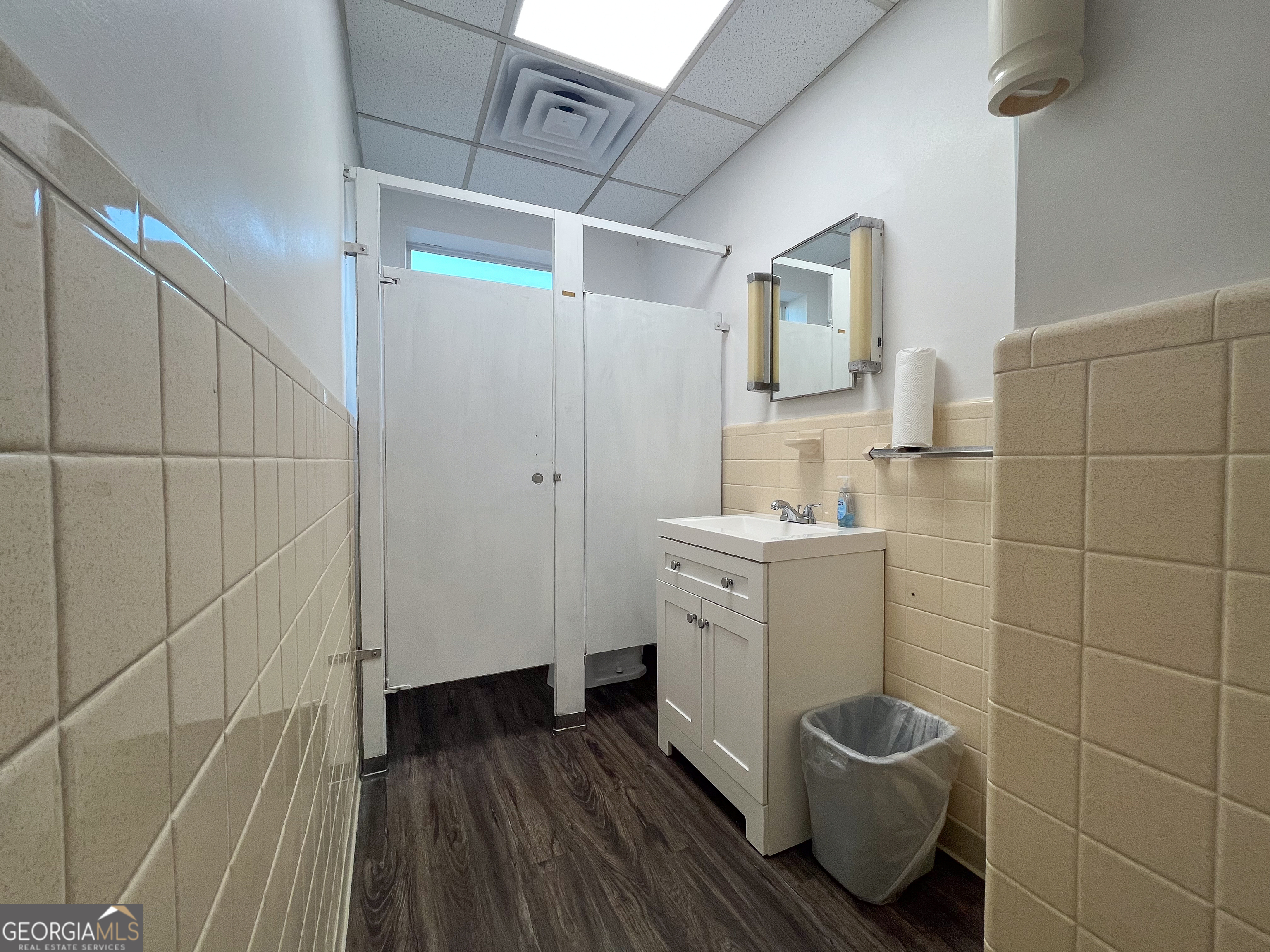 209 N Jefferson Street Property Photo 68