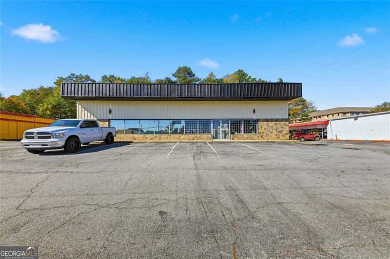 6843 HIGHWAY 85 Property Photo 1