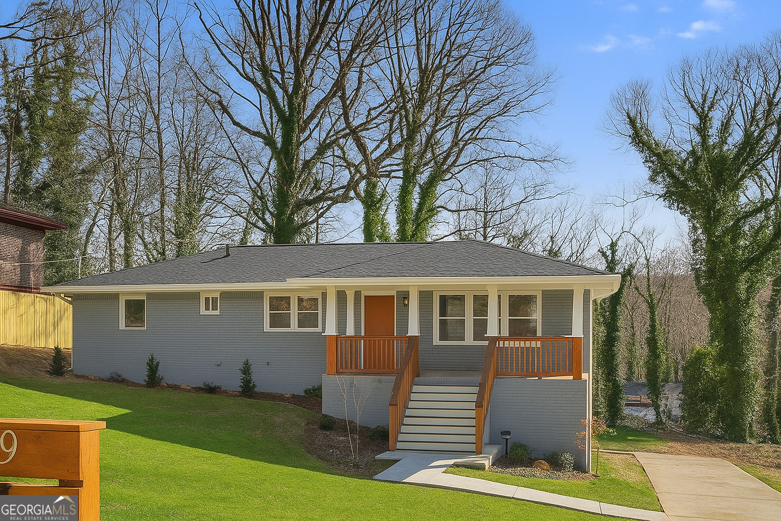 2739 Flagstone Drive Se Property Photo 1