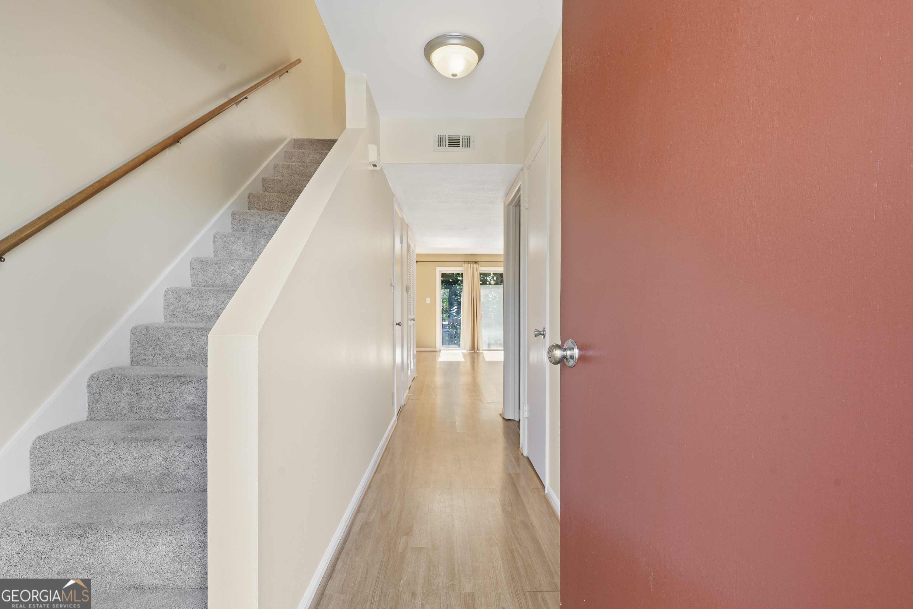 615 Willow Creek Drive Property Photo 4