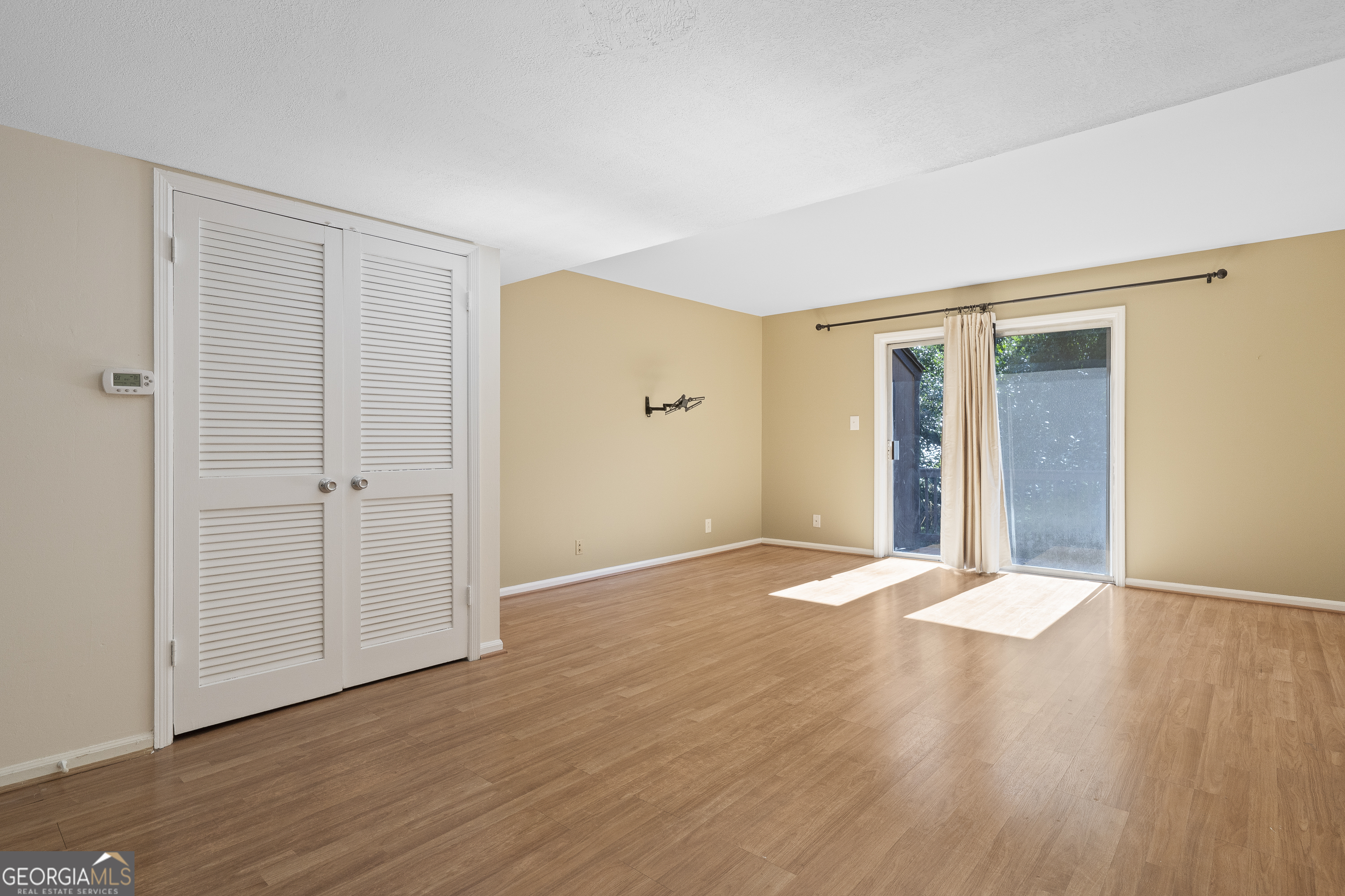 615 Willow Creek Drive Property Photo 5
