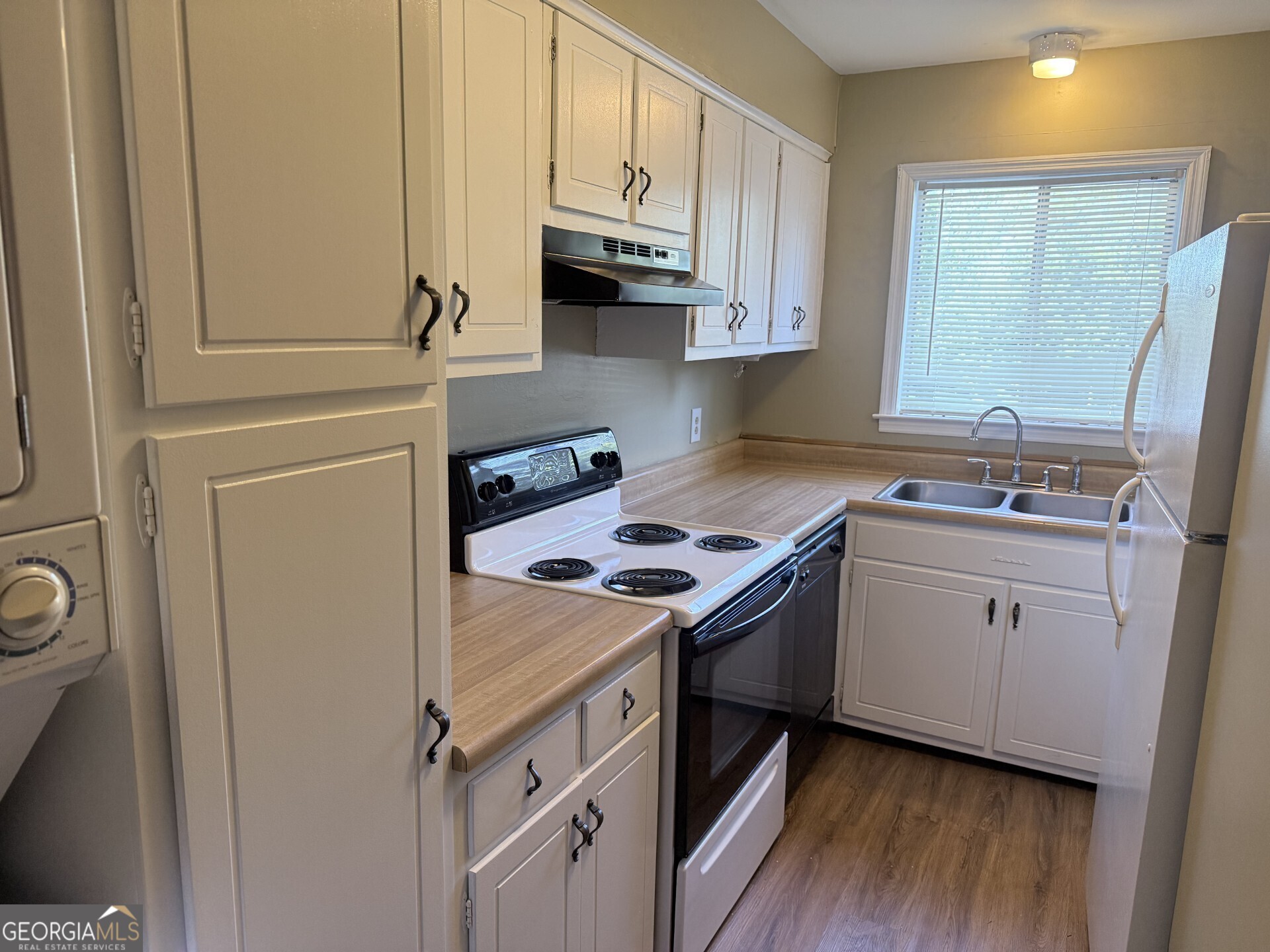 615 Willow Creek Drive Property Photo 11