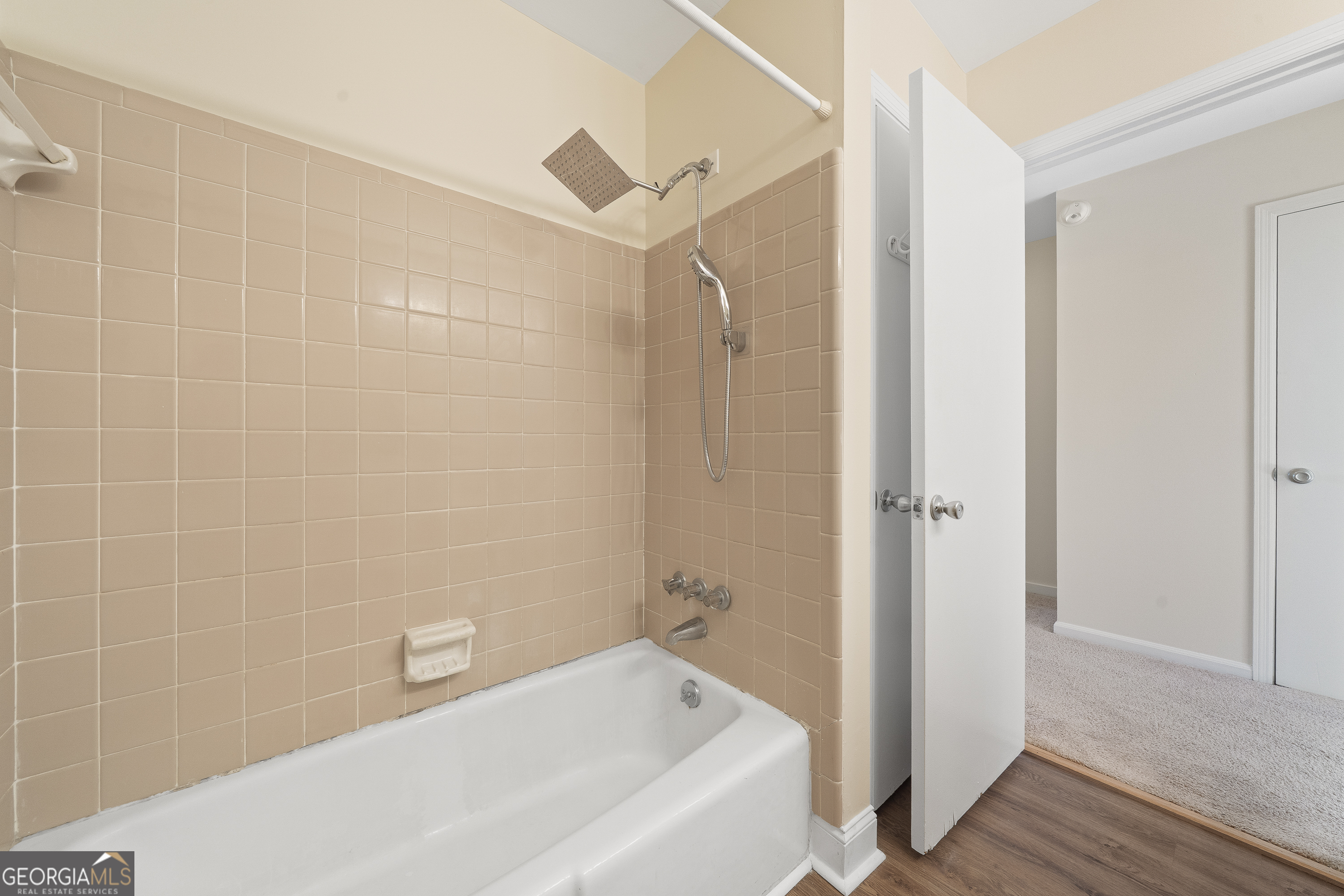 615 Willow Creek Drive Property Photo 16