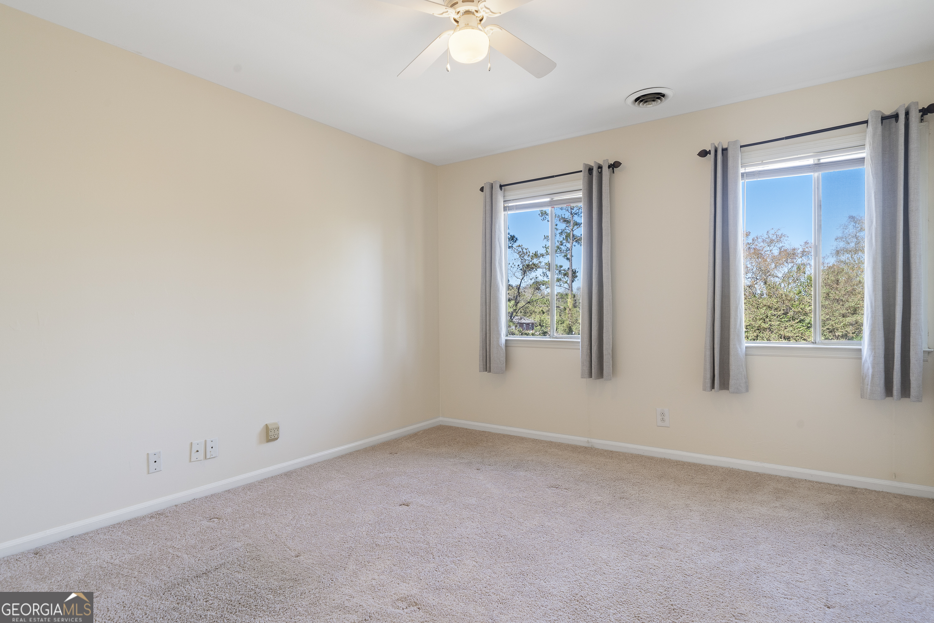 615 Willow Creek Drive Property Photo 21