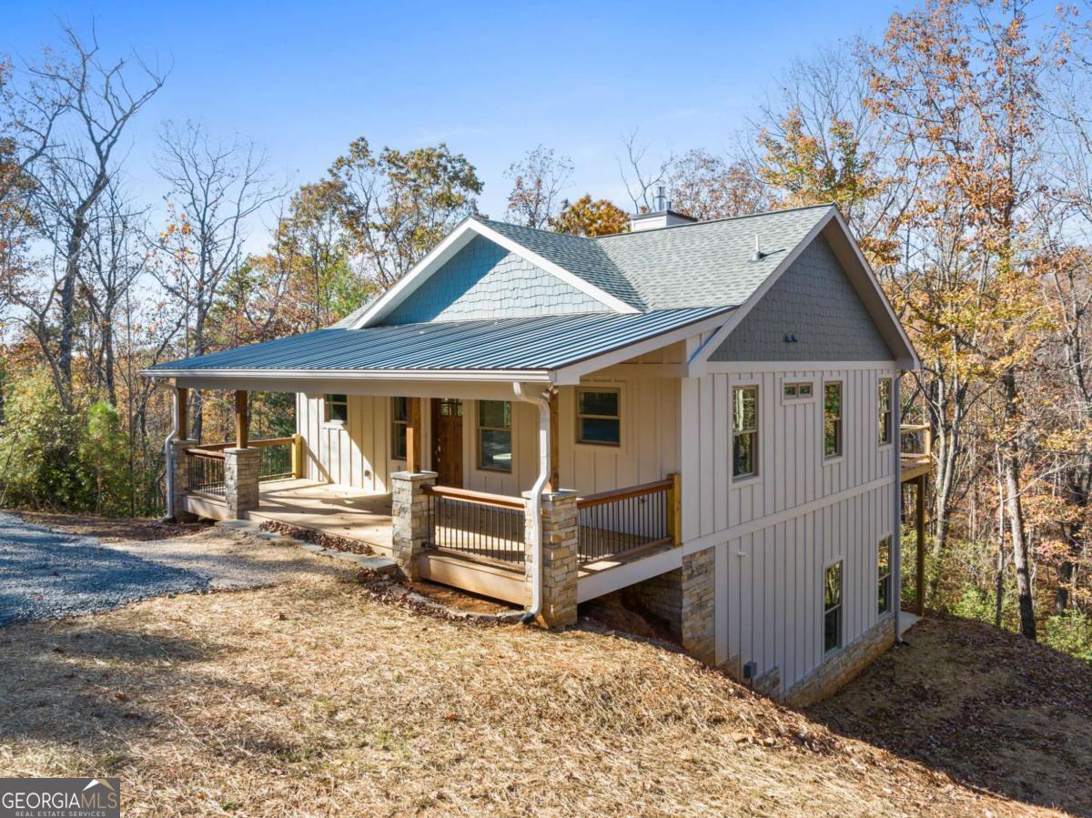 1054 Lakeland Drive Property Photo 1