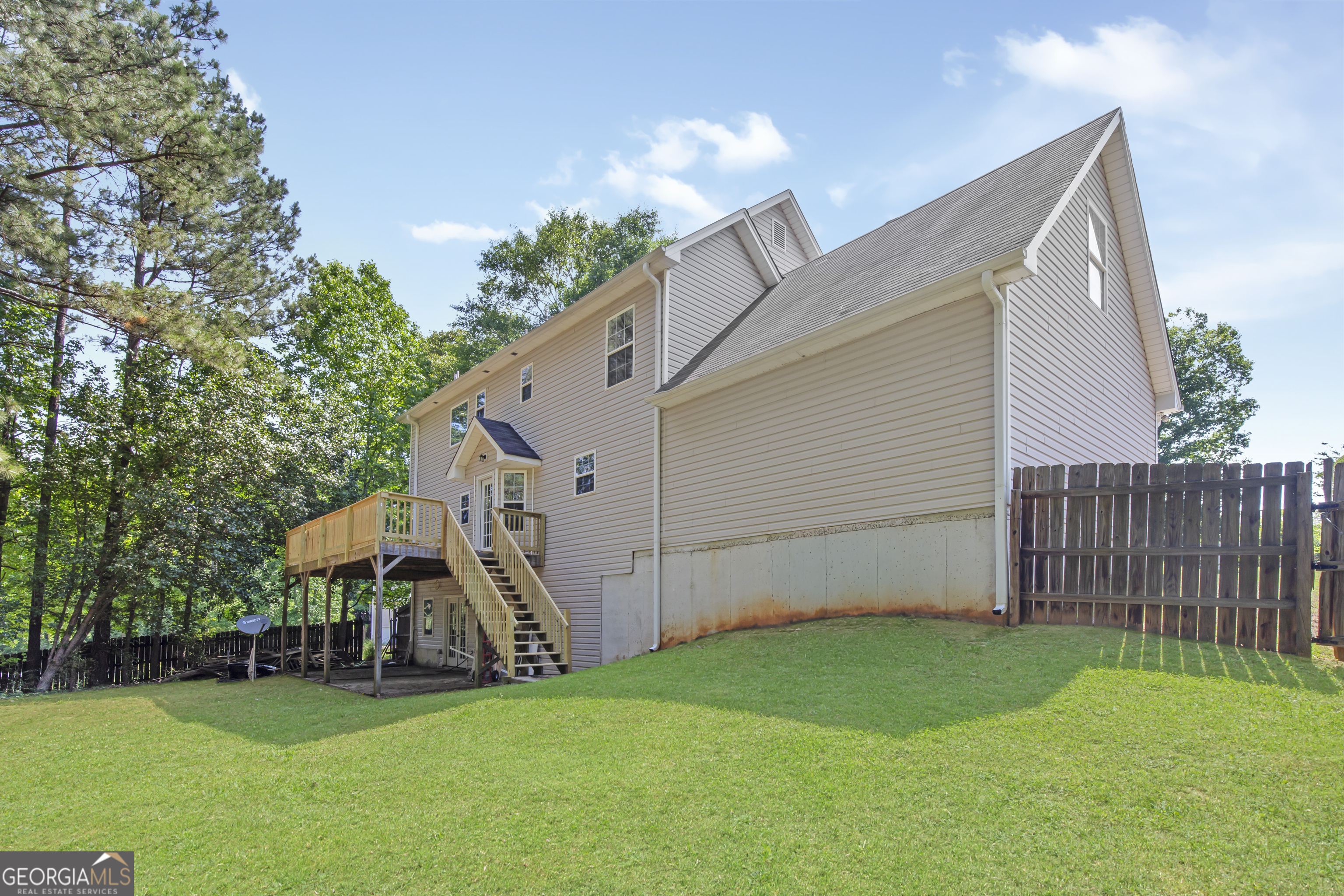 178 Hunters Mill Drive Property Photo 3