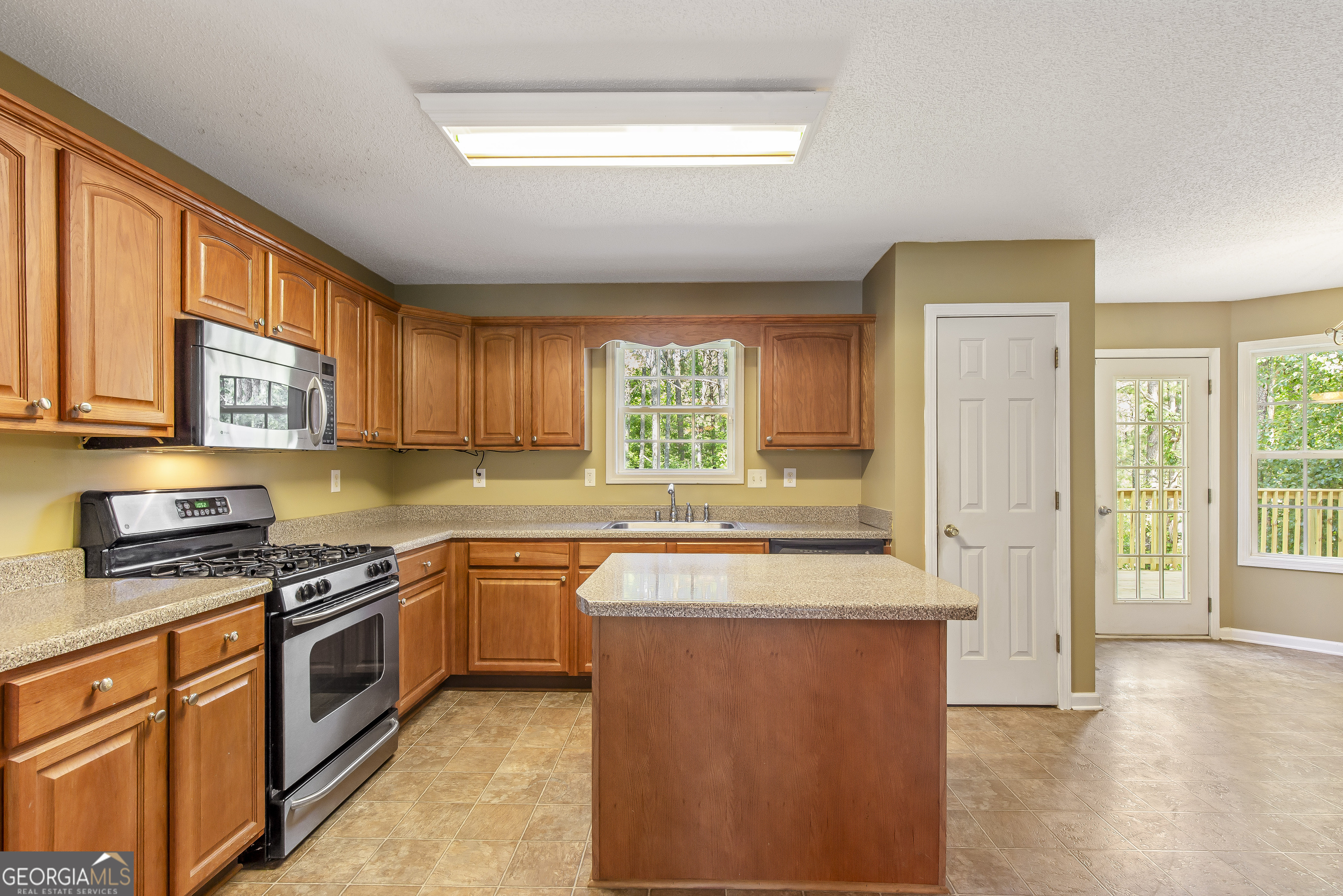 178 Hunters Mill Drive Property Photo 10