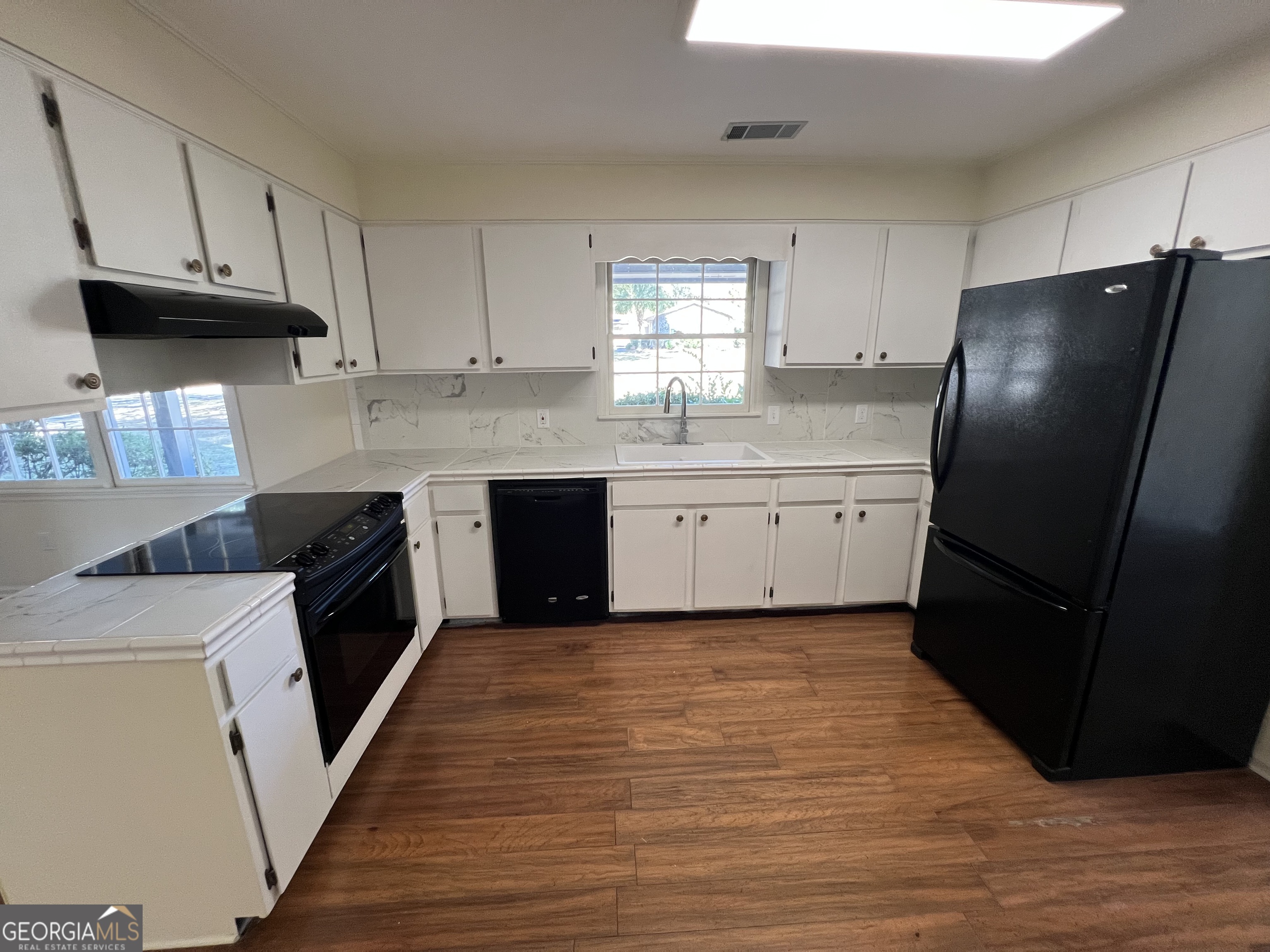 311 Fairmont Drive Property Photo 2