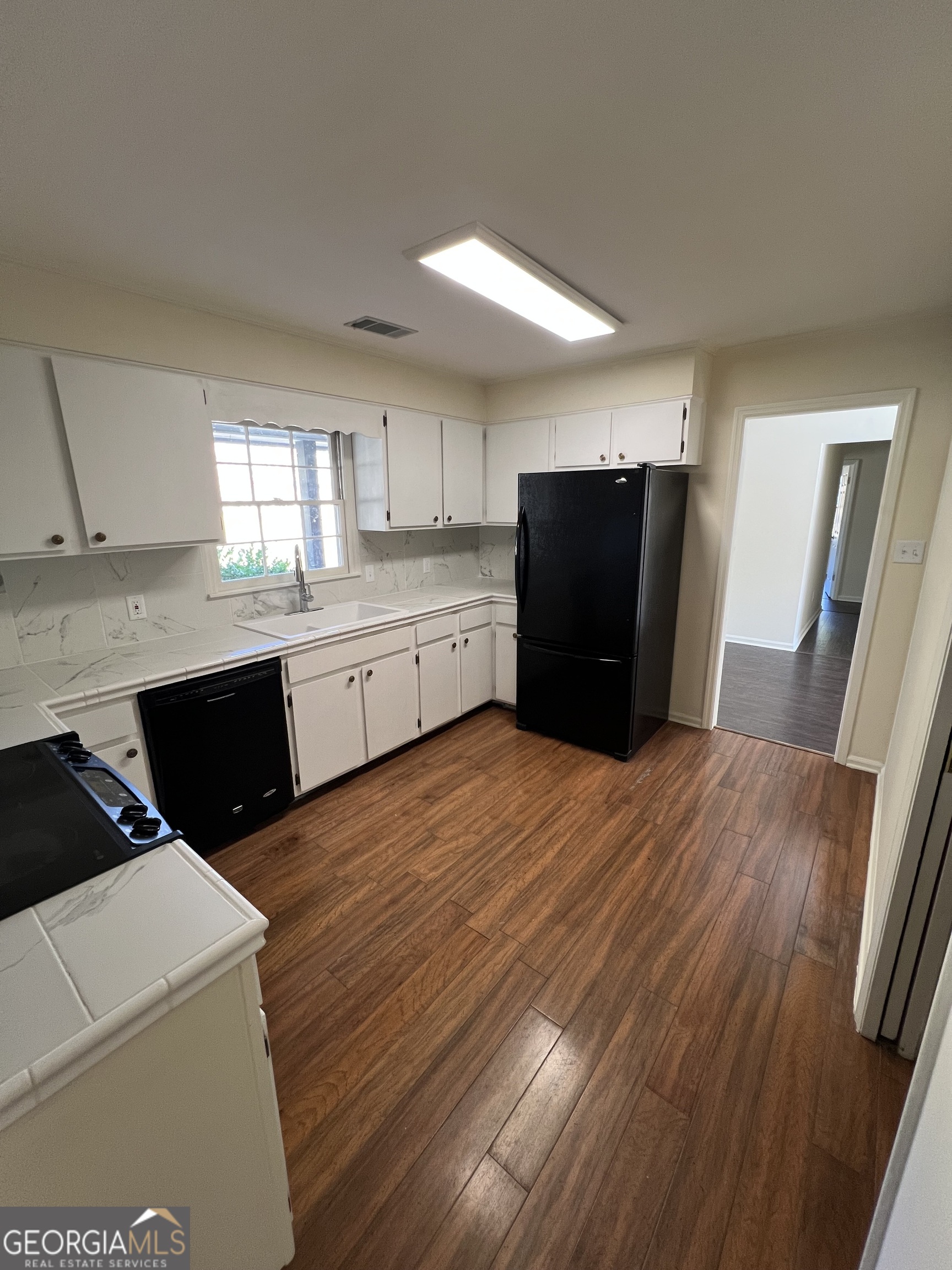 311 Fairmont Drive Property Photo 4