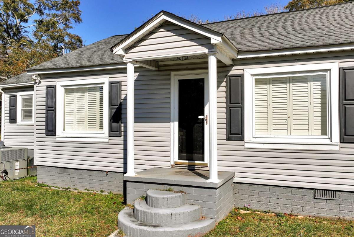 111 College Avenue Property Photo 2