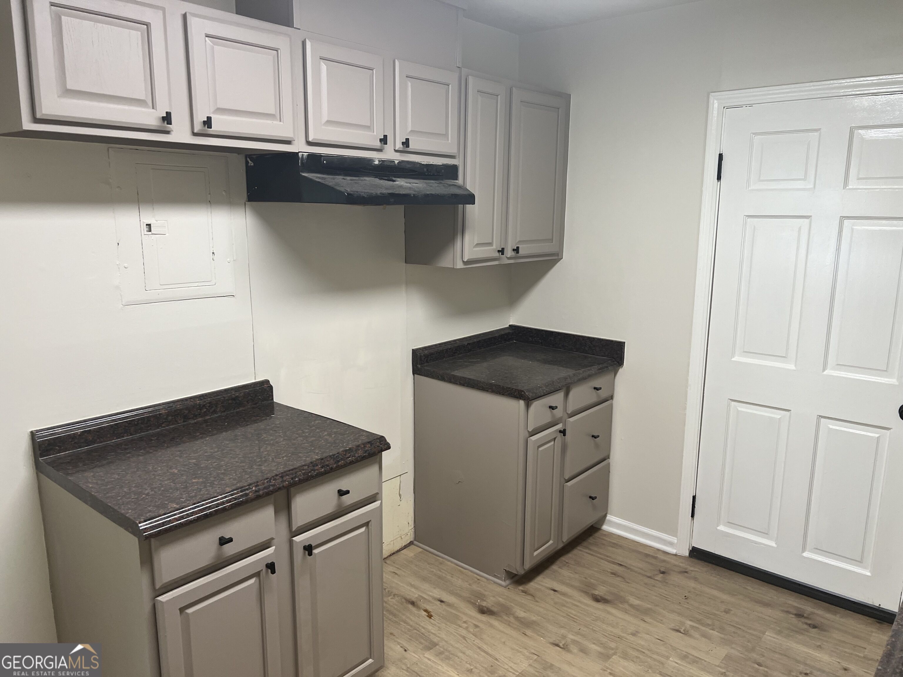 784 Springvalley Drive Property Photo 4