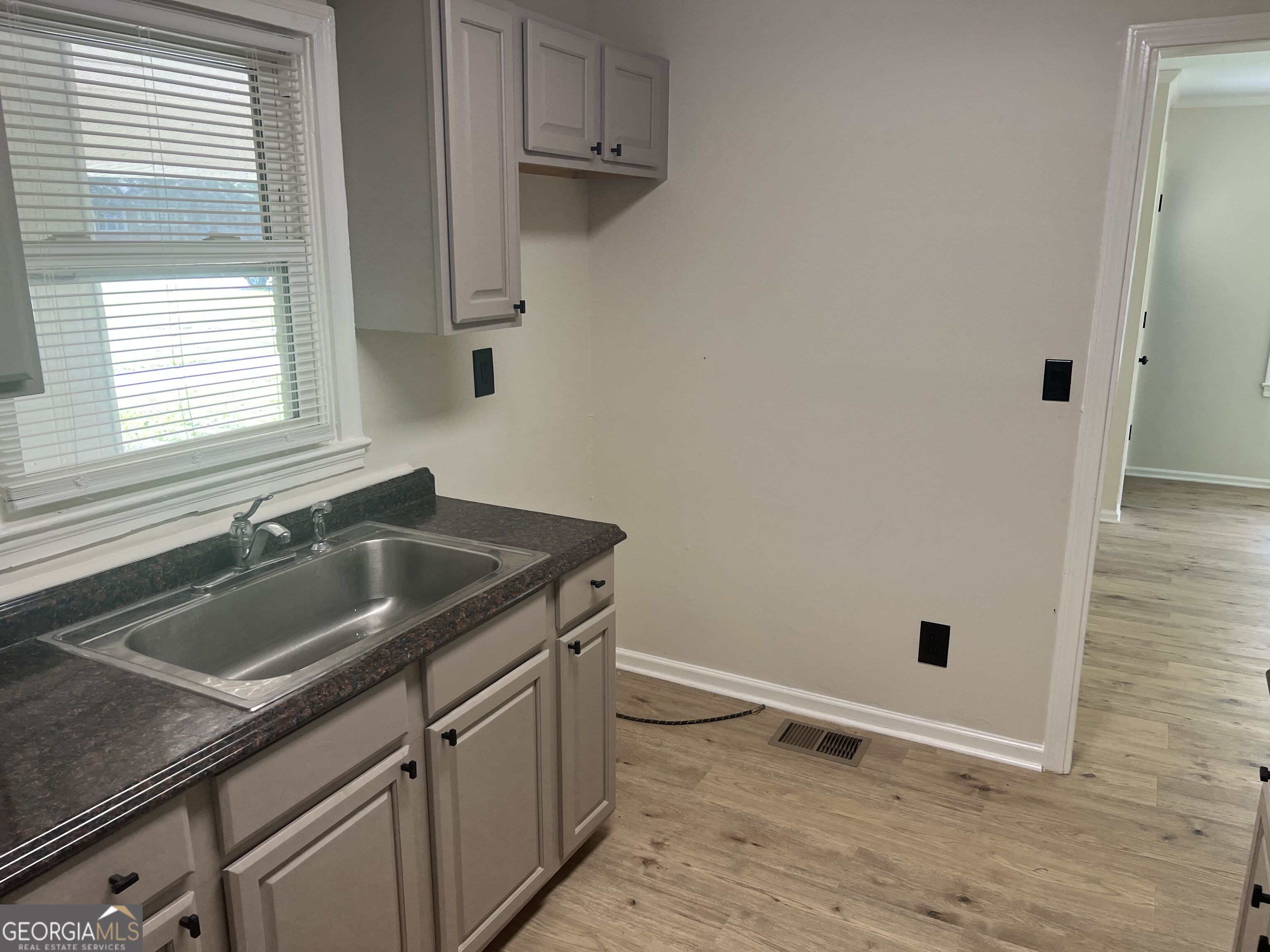 784 Springvalley Drive Property Photo 6