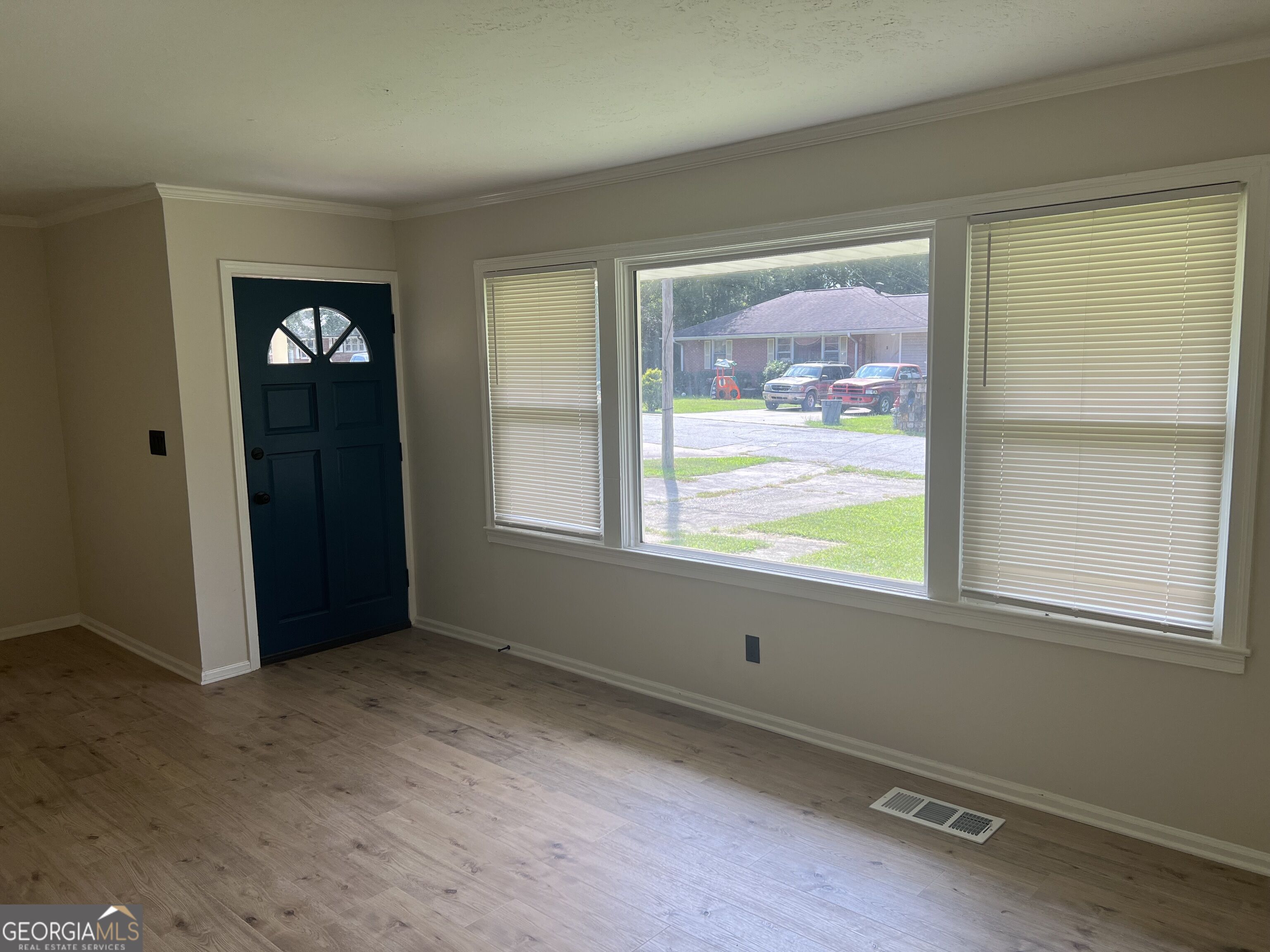 784 Springvalley Drive Property Photo 11