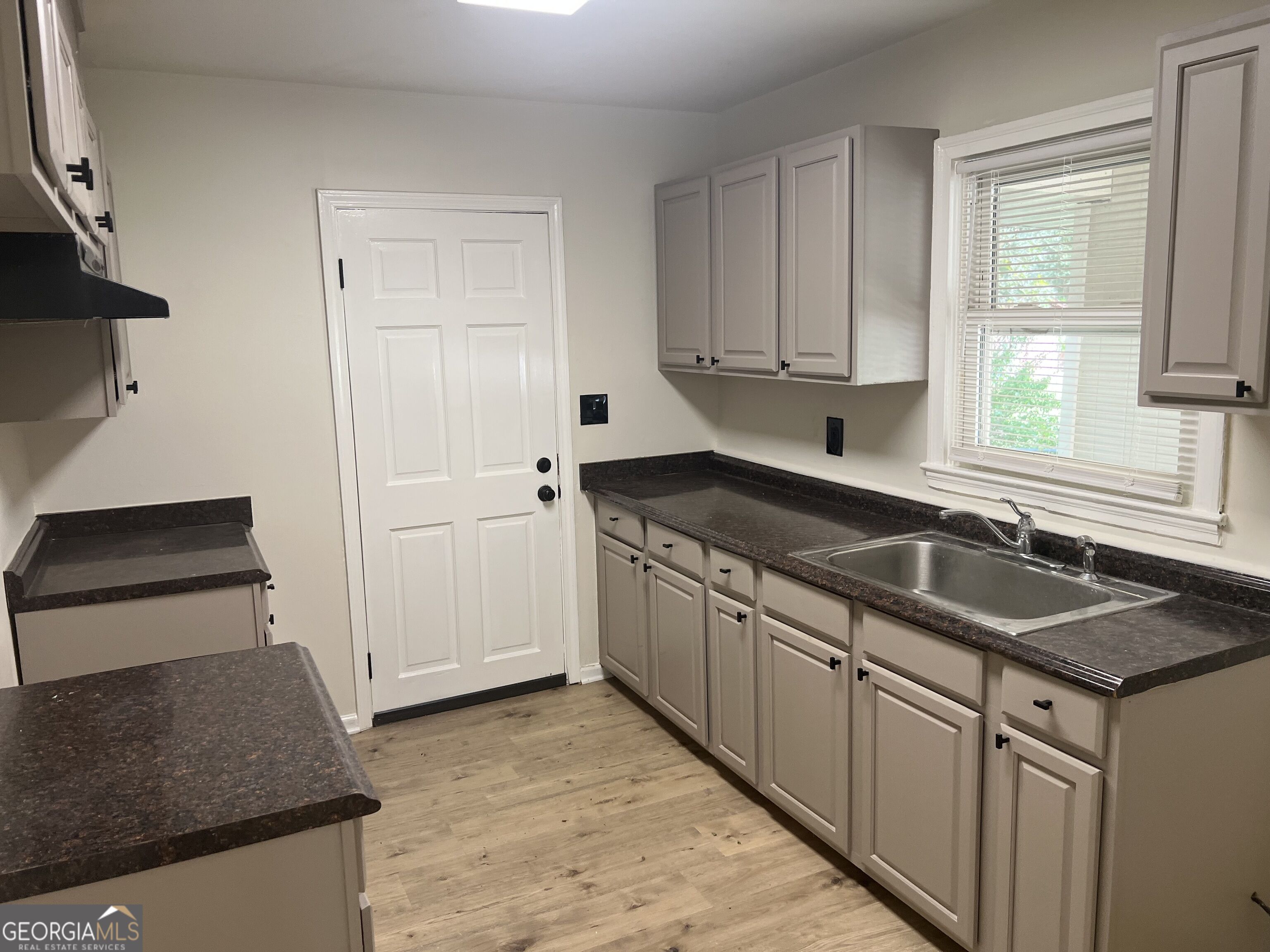 784 Springvalley Drive Property Photo 14
