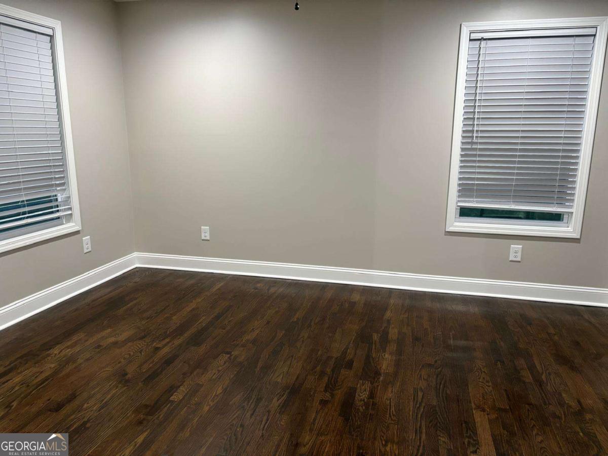 2485 Ortega Way Property Photo 17