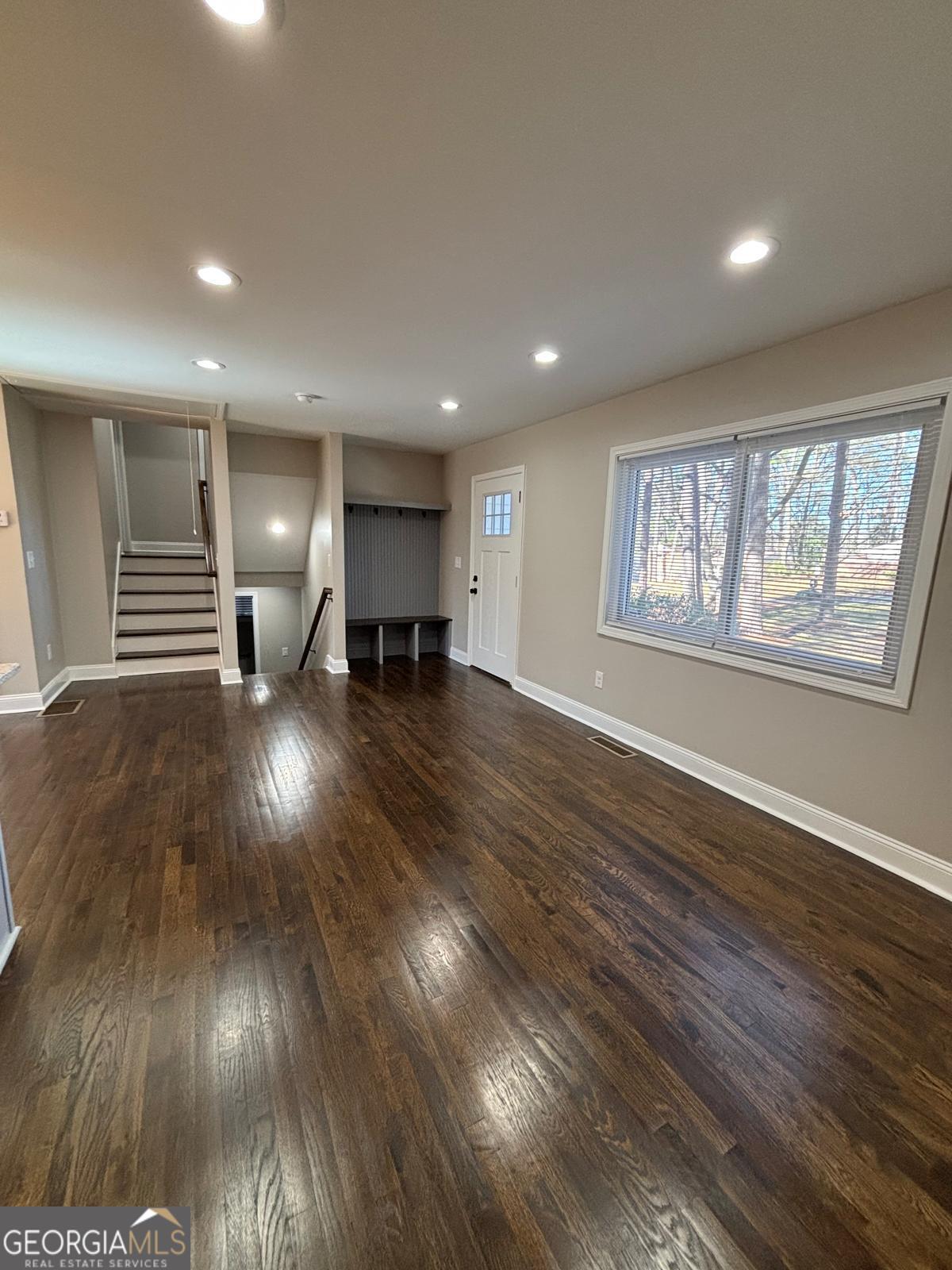 2485 Ortega Way Property Photo 18