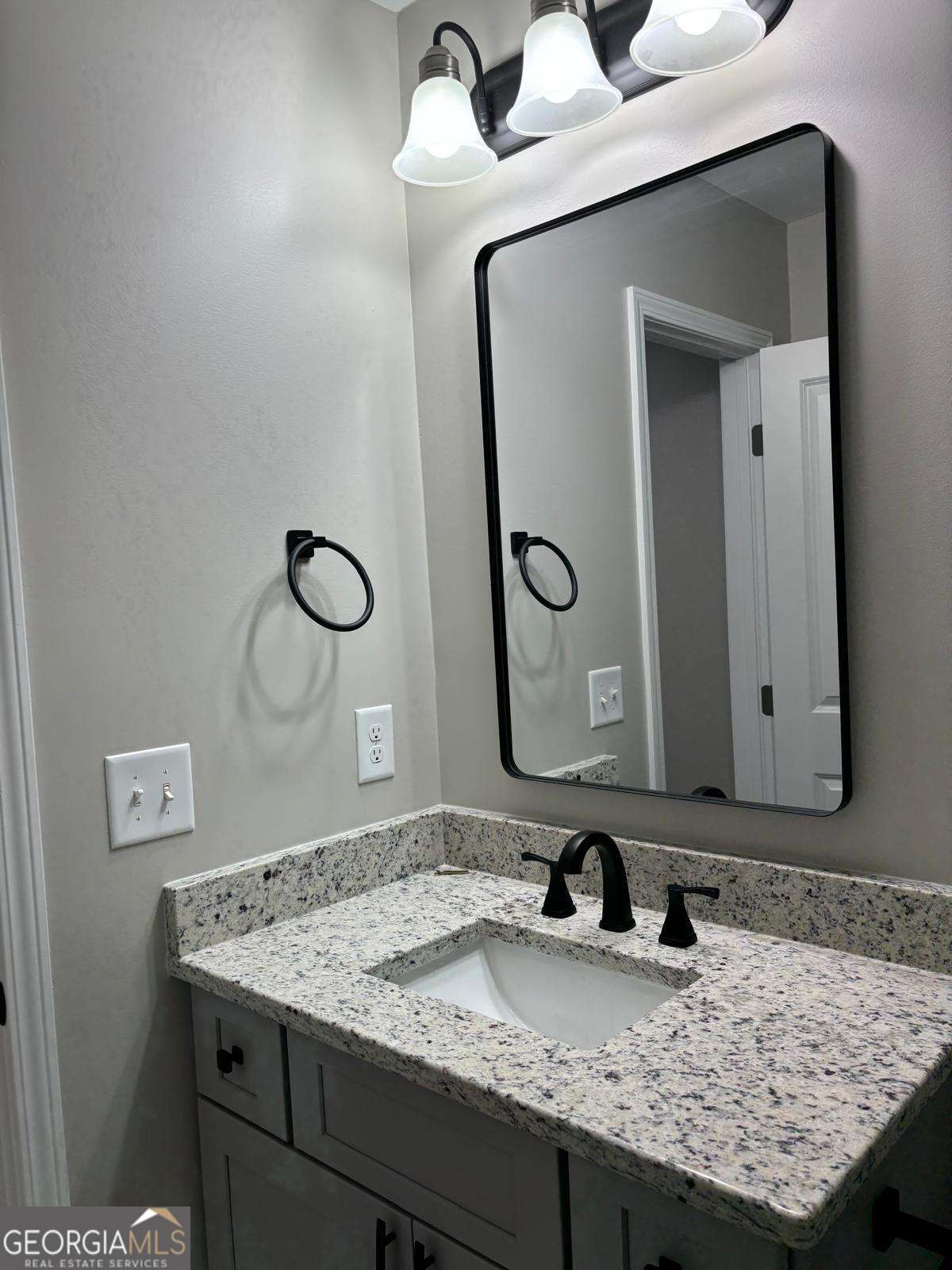 2485 Ortega Way Property Photo 20