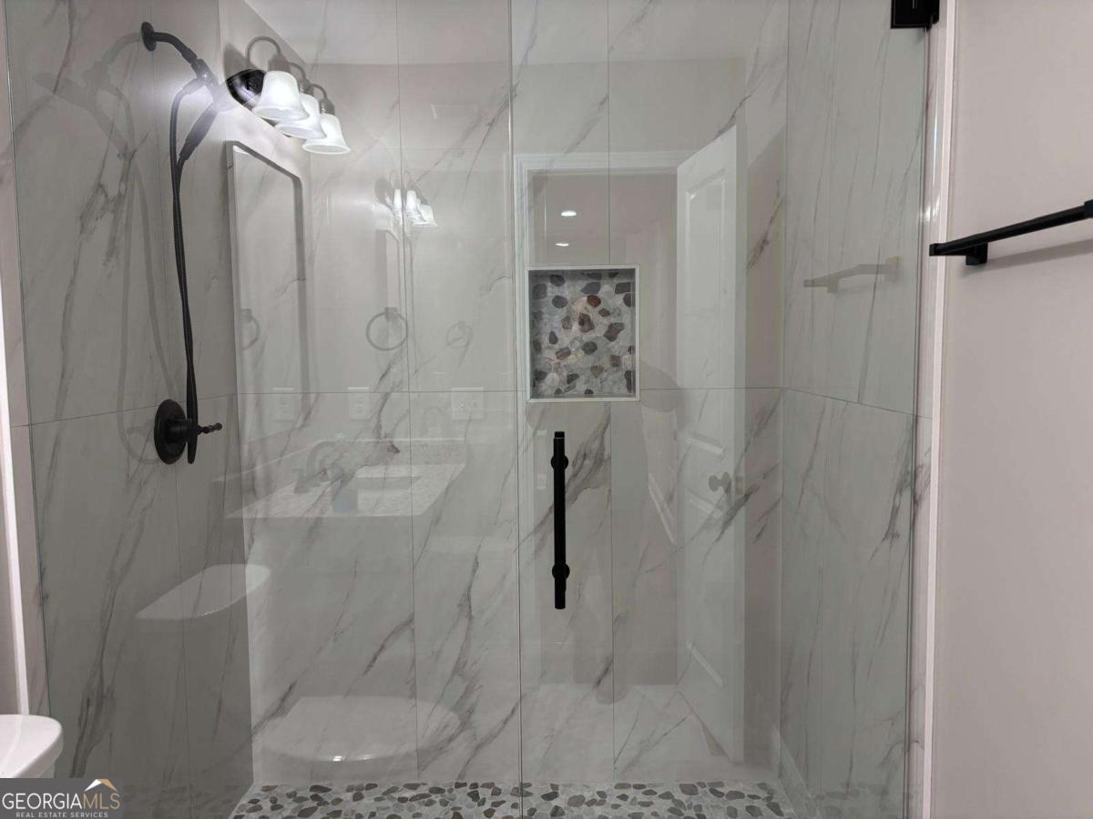 2485 Ortega Way Property Photo 21