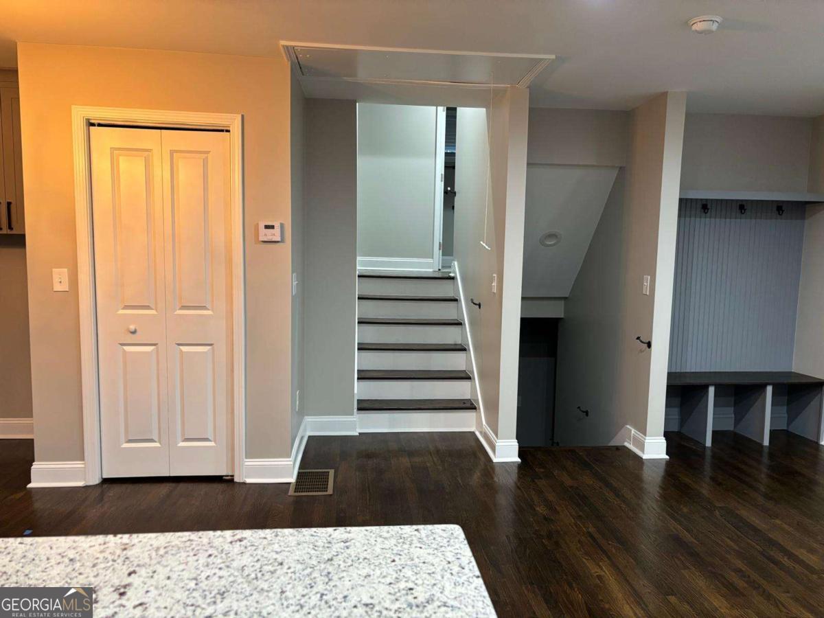 2485 Ortega Way Property Photo 27