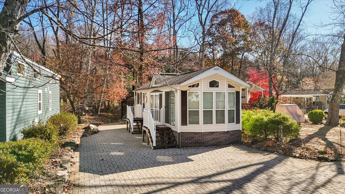 130 Creekview Drive Property Photo 2