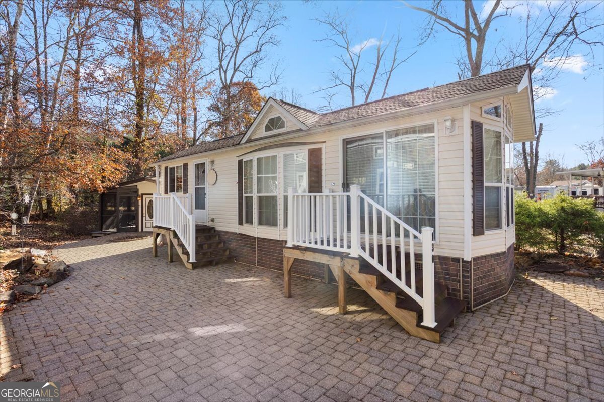 130 Creekview Drive Property Photo 3