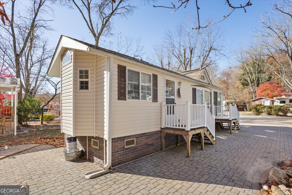 130 Creekview Drive Property Photo 4