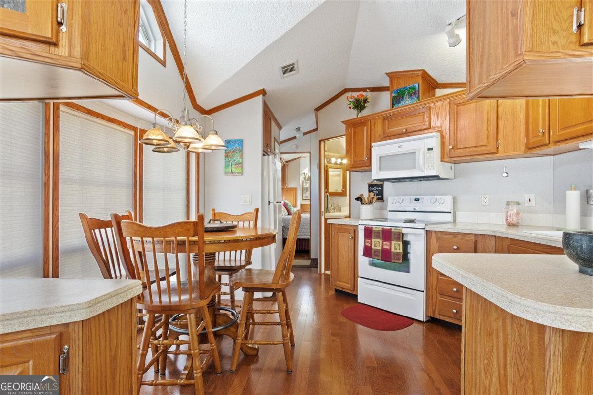 130 Creekview Drive Property Photo 7