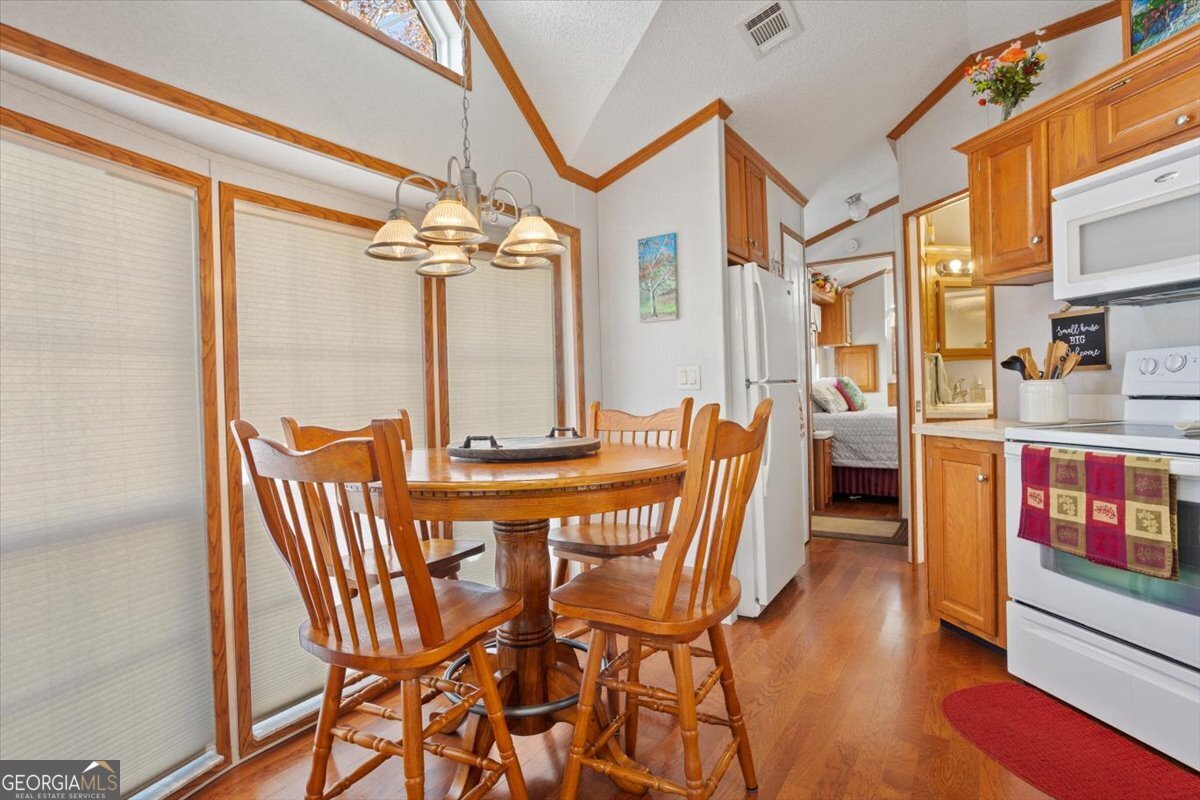 130 Creekview Drive Property Photo 8