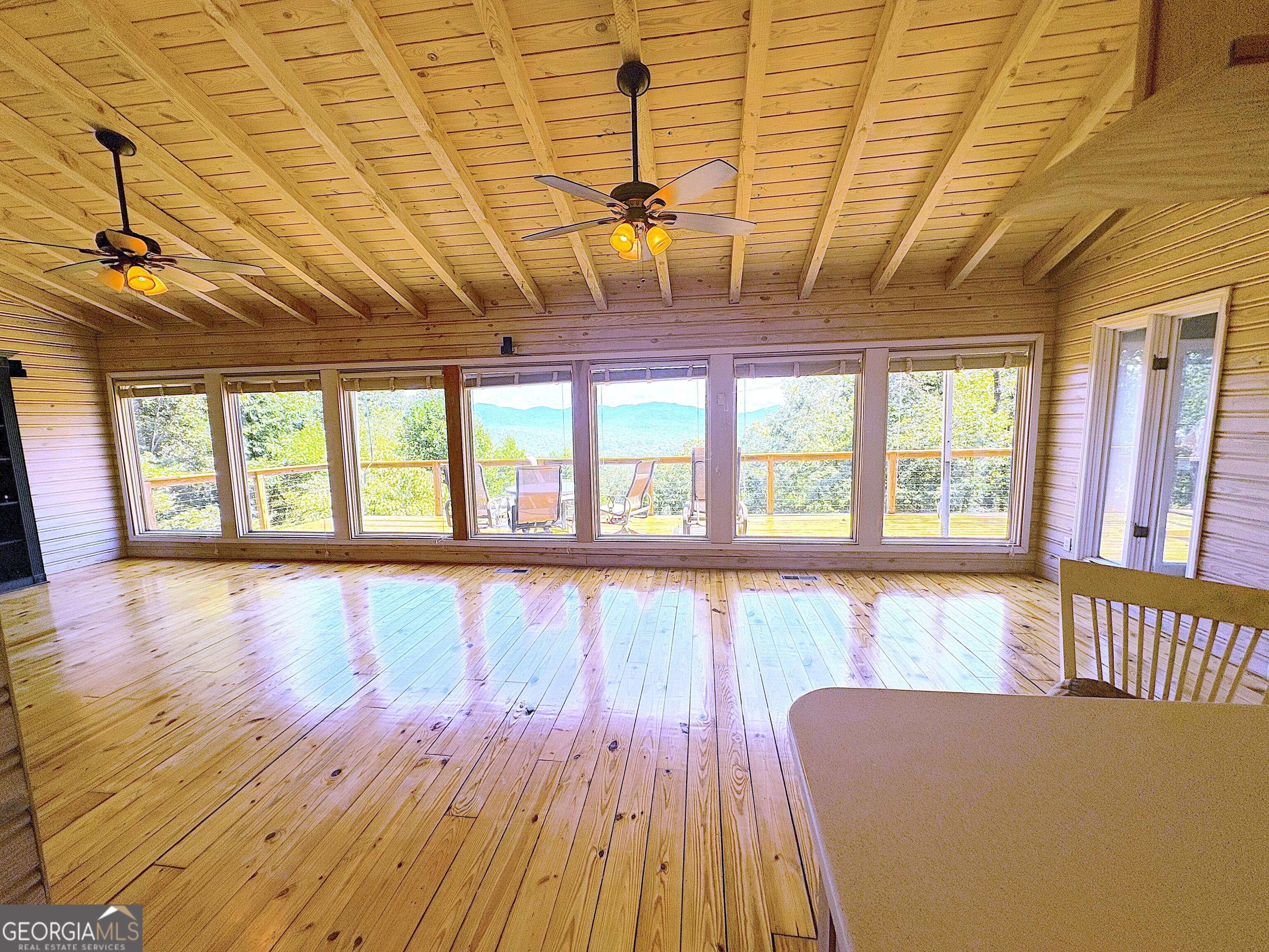 86 Yonah View Property Photo 5