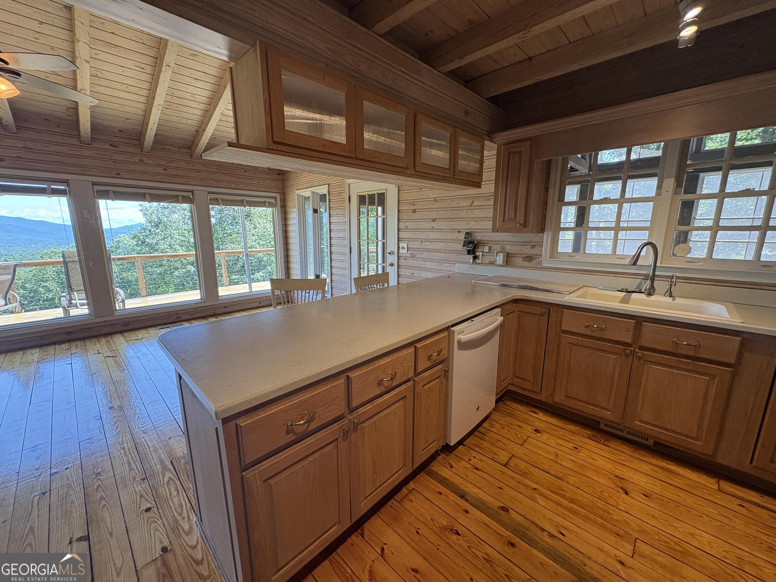86 Yonah View Property Photo 6