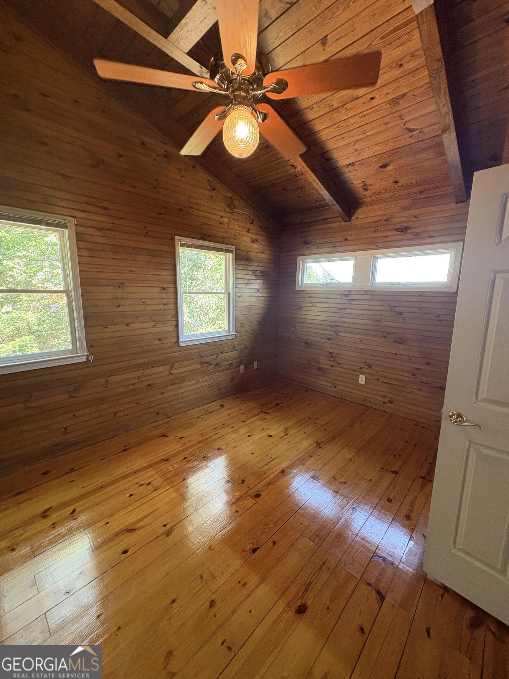 86 Yonah View Property Photo 18