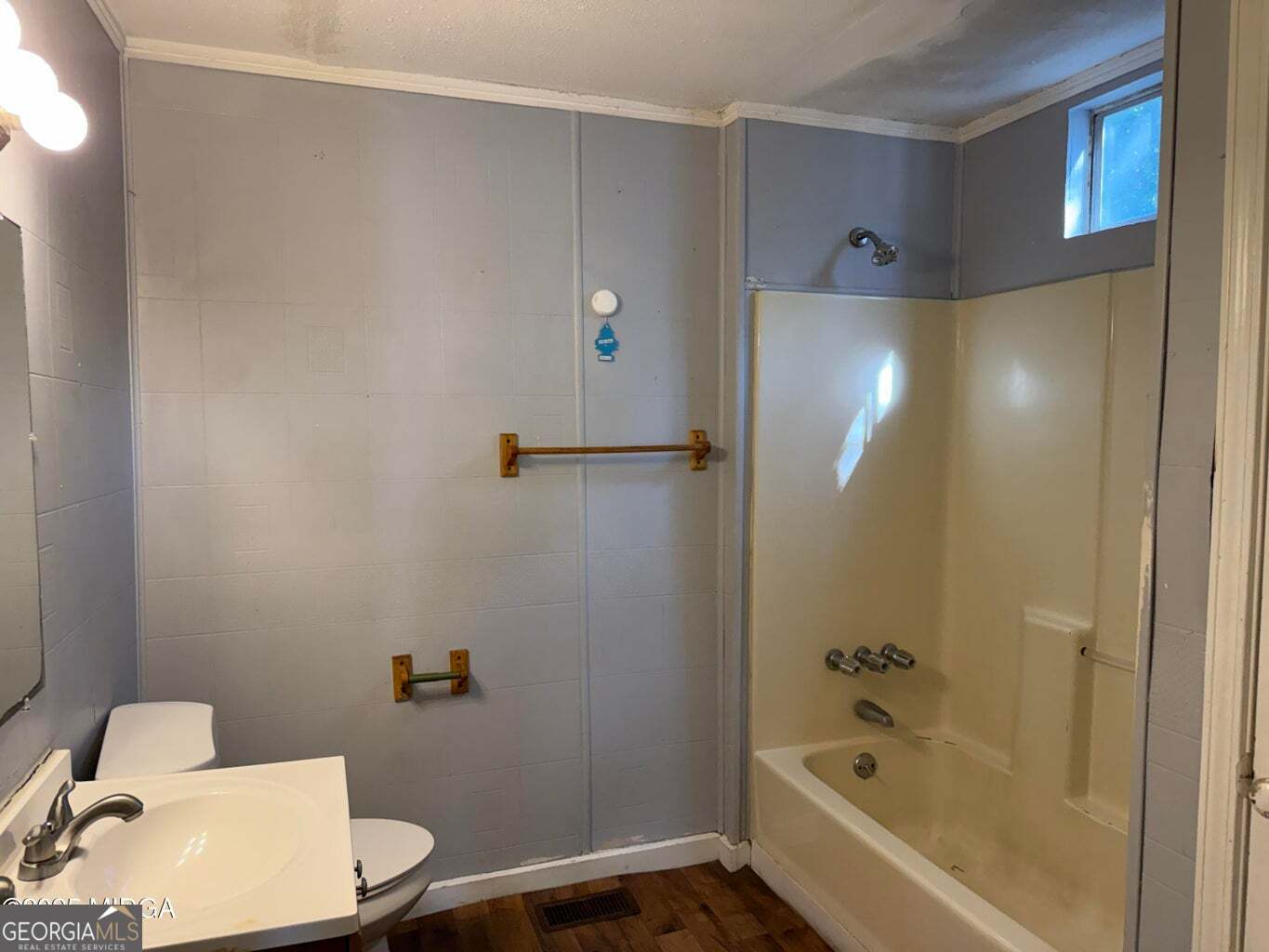 727 E Williams Street Property Photo 8