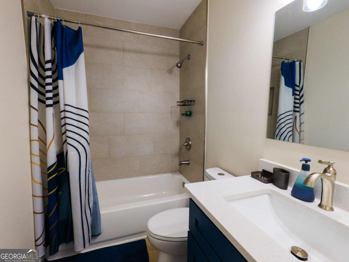 6557 Woodrow Road Property Photo 8