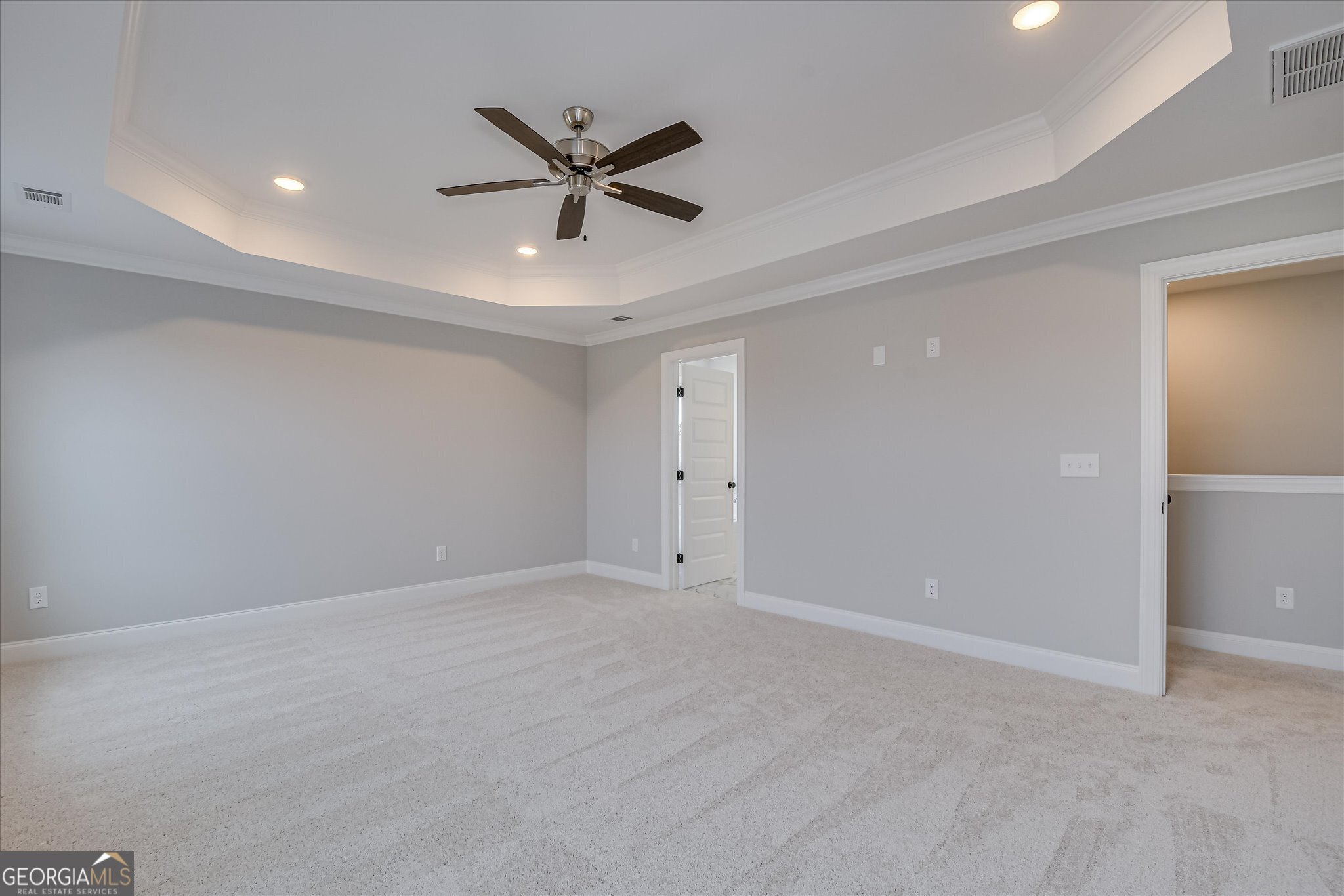 917 Walker Point Property Photo 31