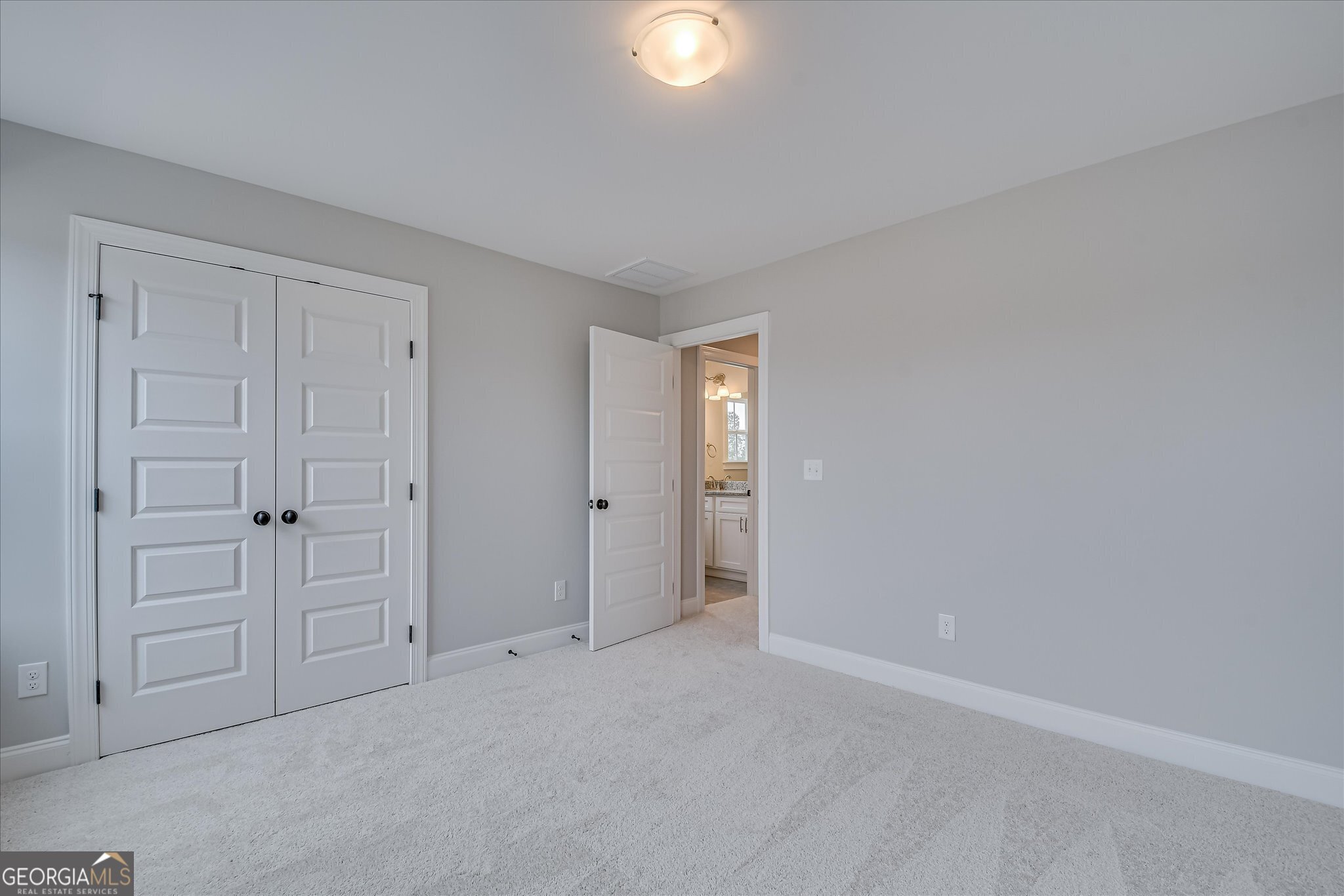 917 Walker Point Property Photo 43
