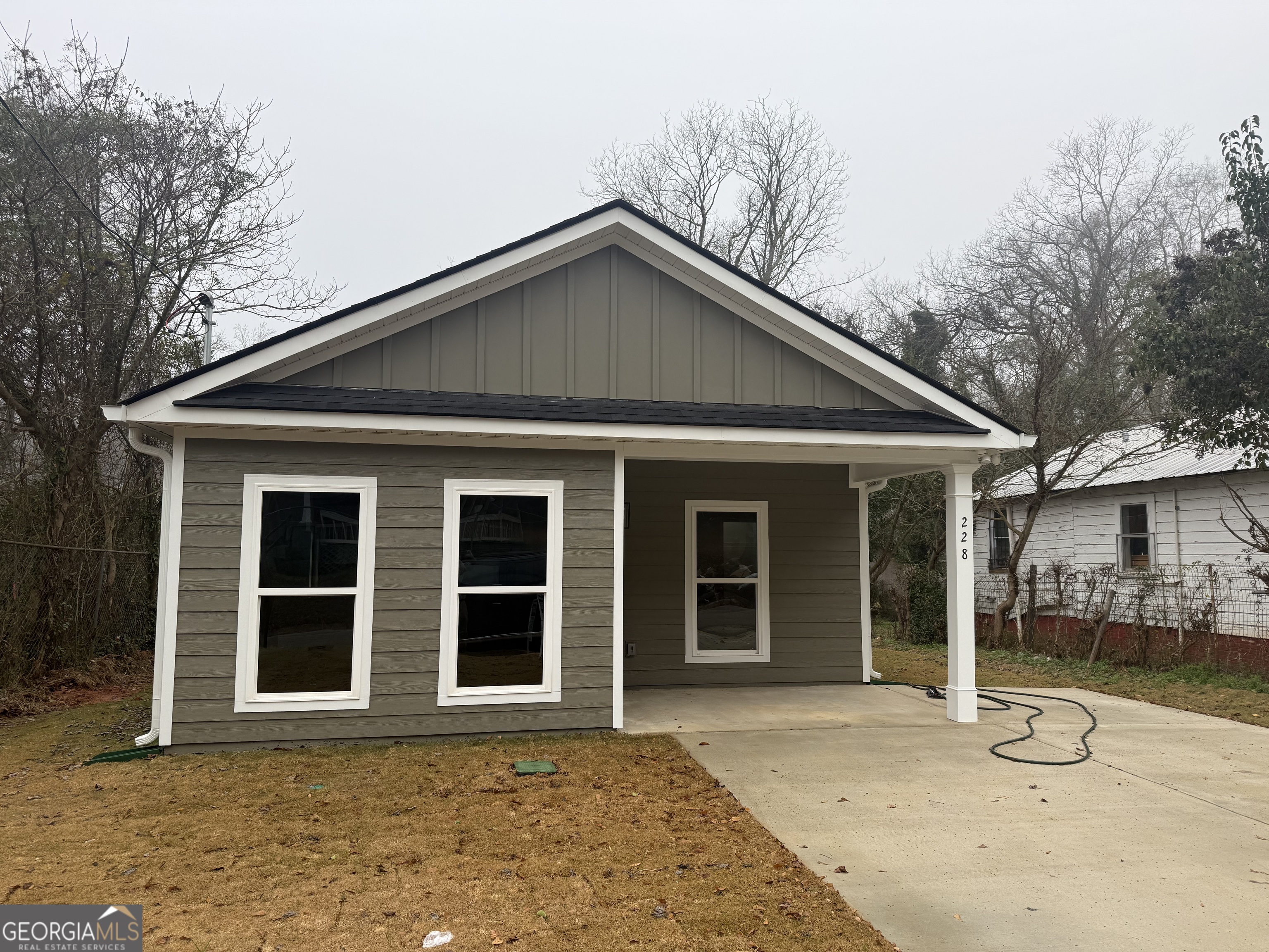 228 E Render Street Property Photo 12