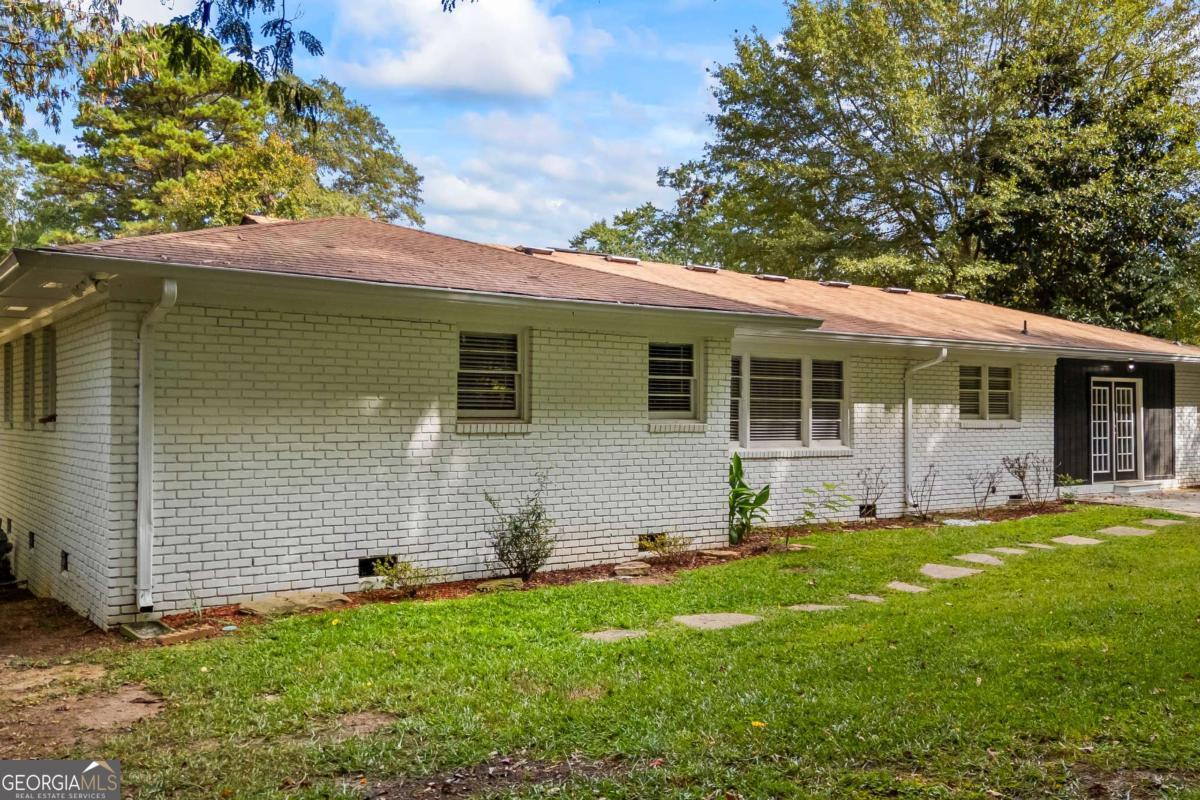 110 Valley Road Property Photo 5