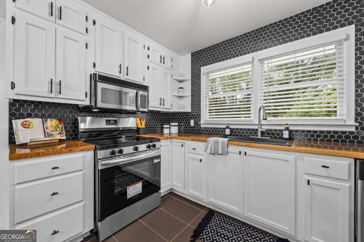 110 Valley Road Property Photo 16