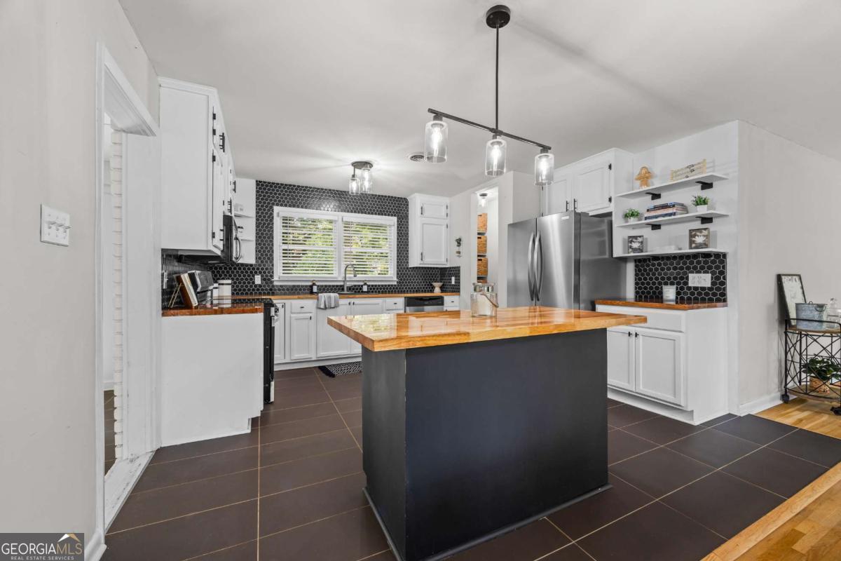 110 Valley Road Property Photo 17
