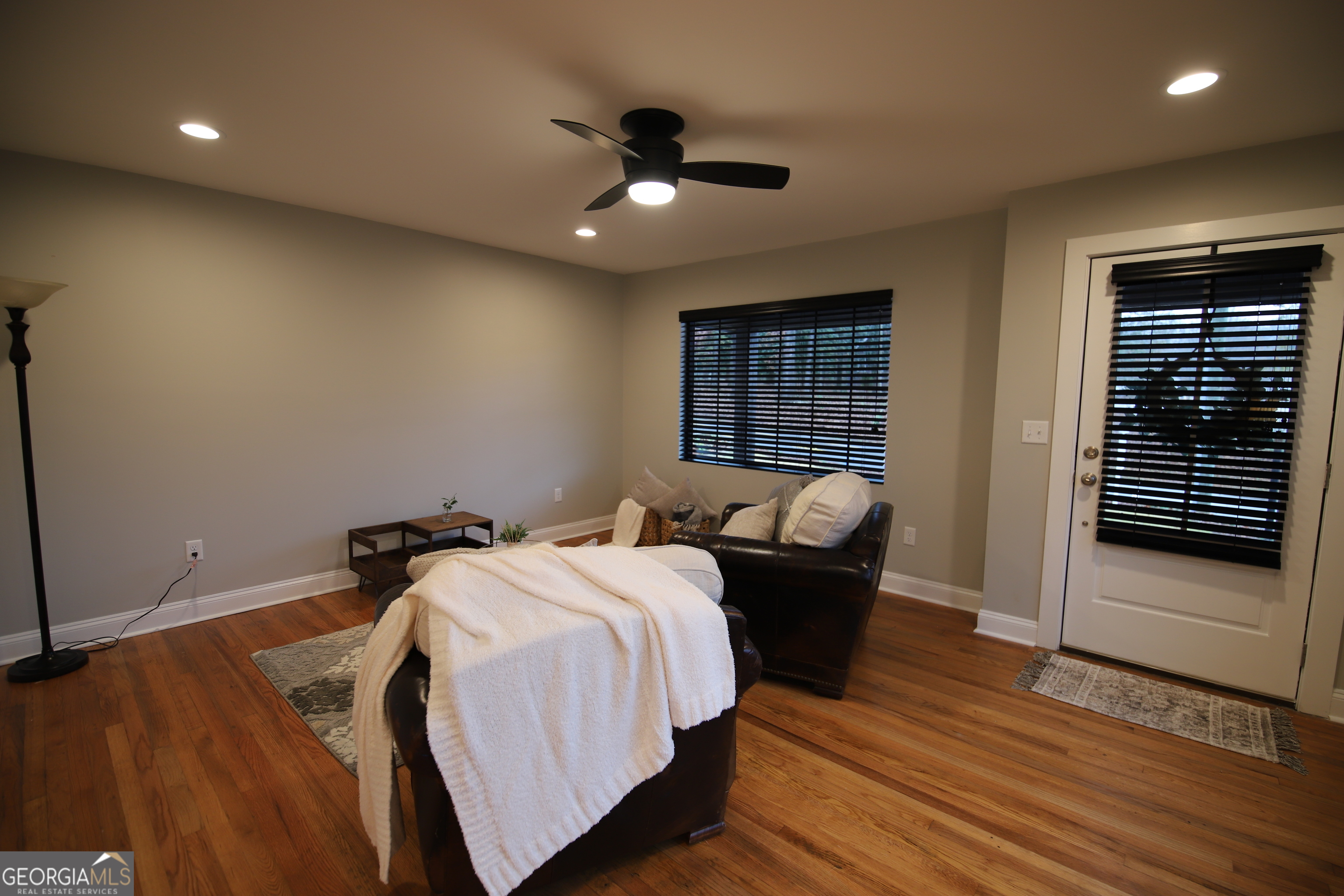 1007 Vernon Street # B Property Photo 4
