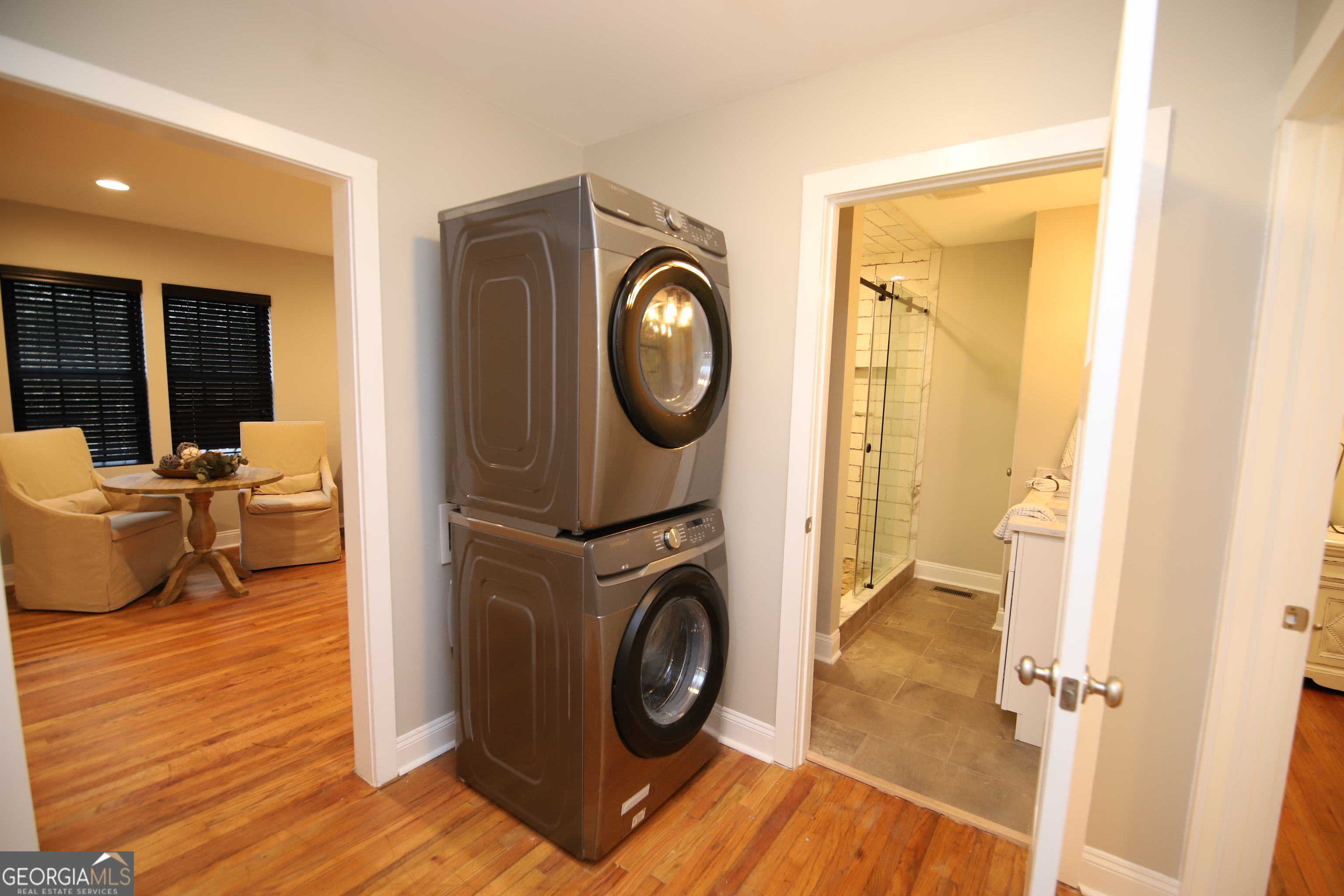 1007 Vernon Street # B Property Photo 12