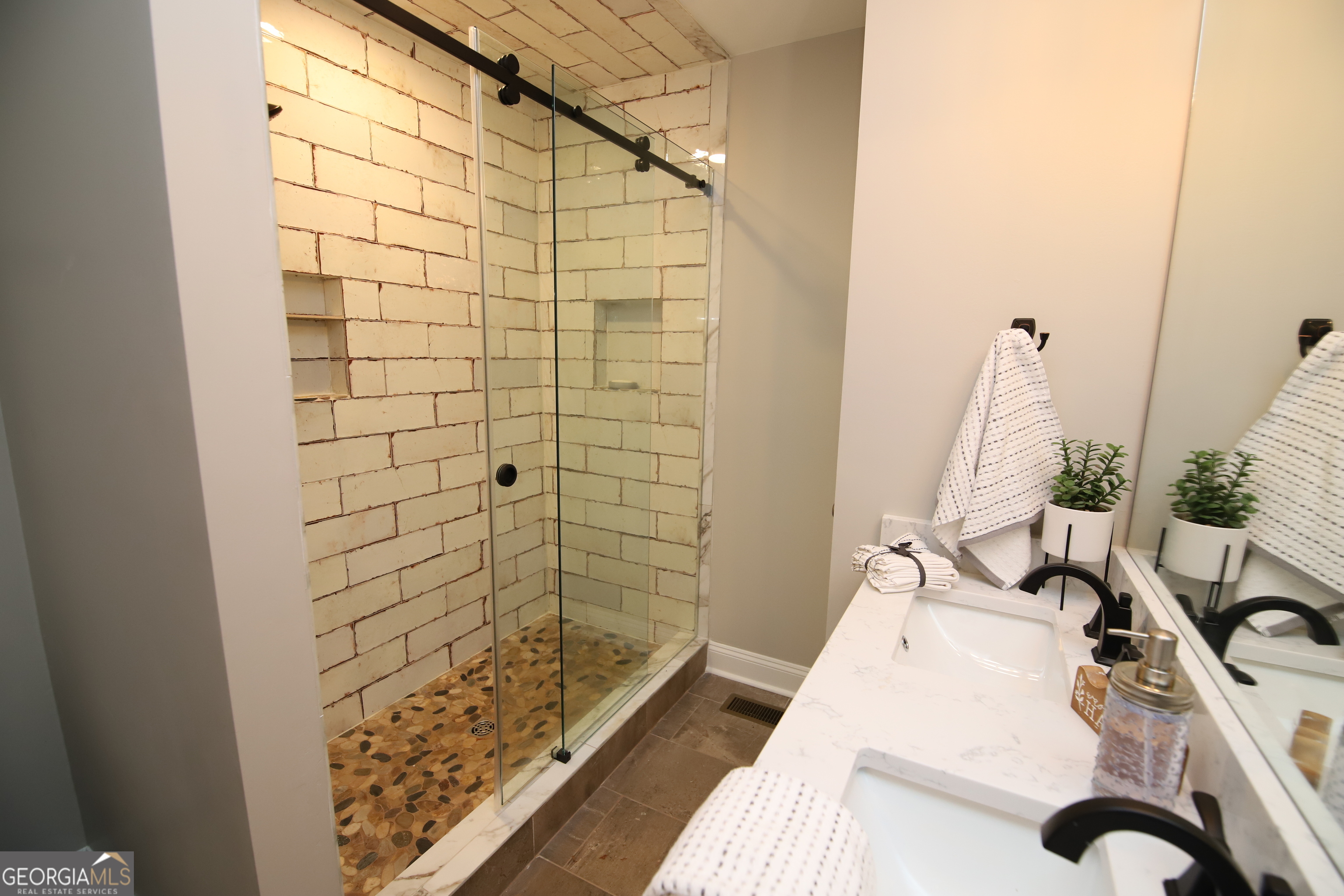 1007 Vernon Street # B Property Photo 14