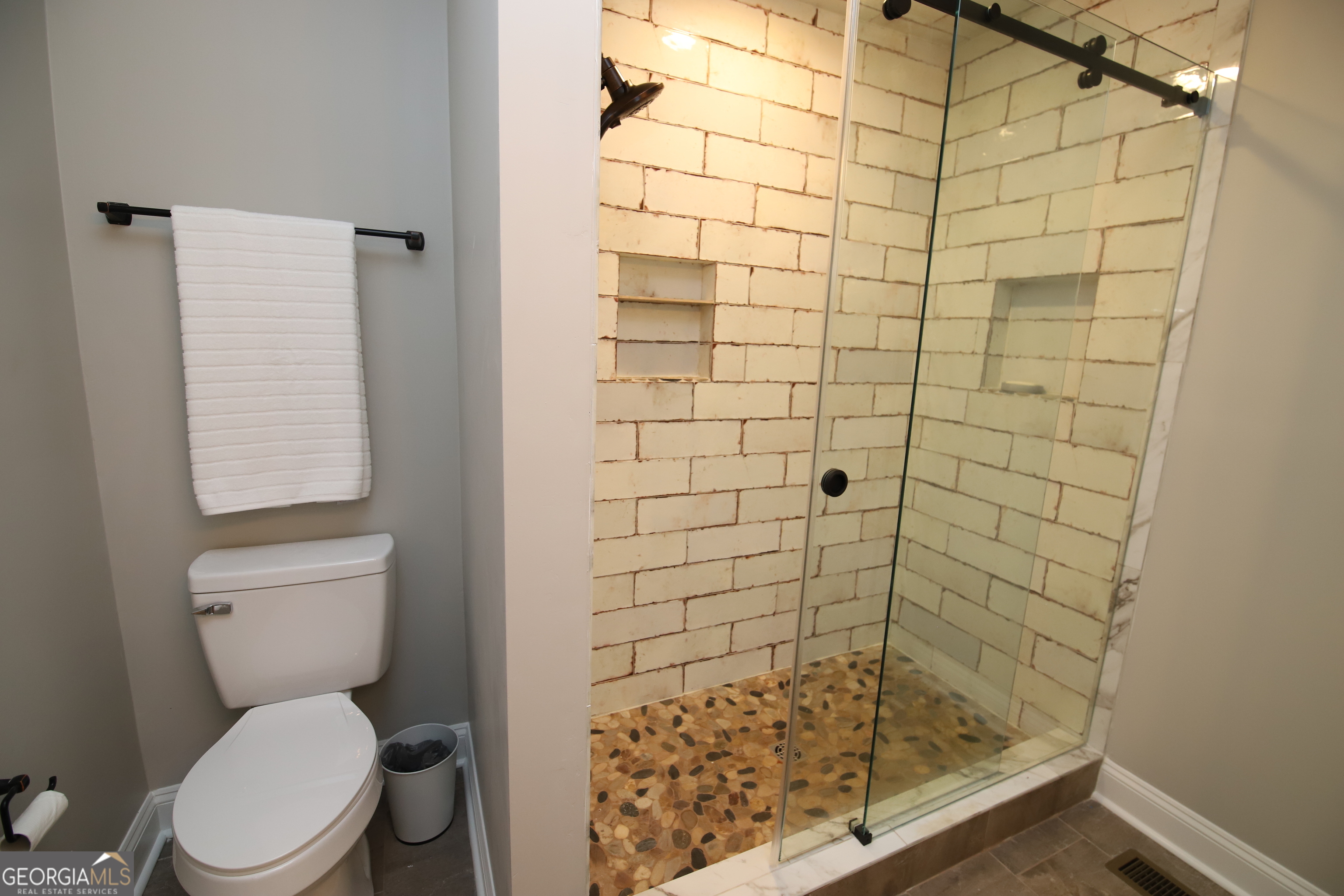 1007 Vernon Street # B Property Photo 24